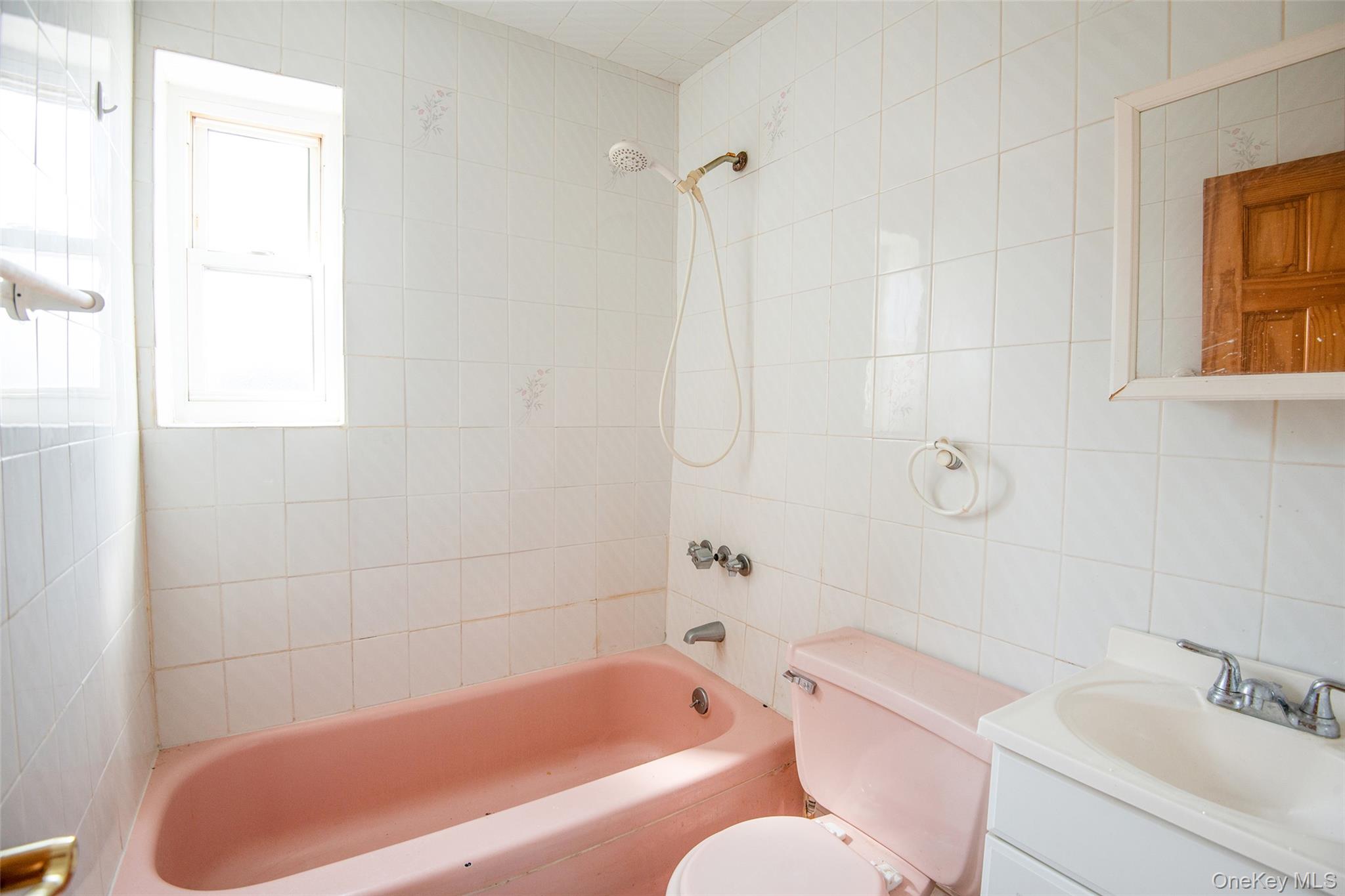 #18 photo, 1625 Stadium Avenue, Bronx , NY 10465