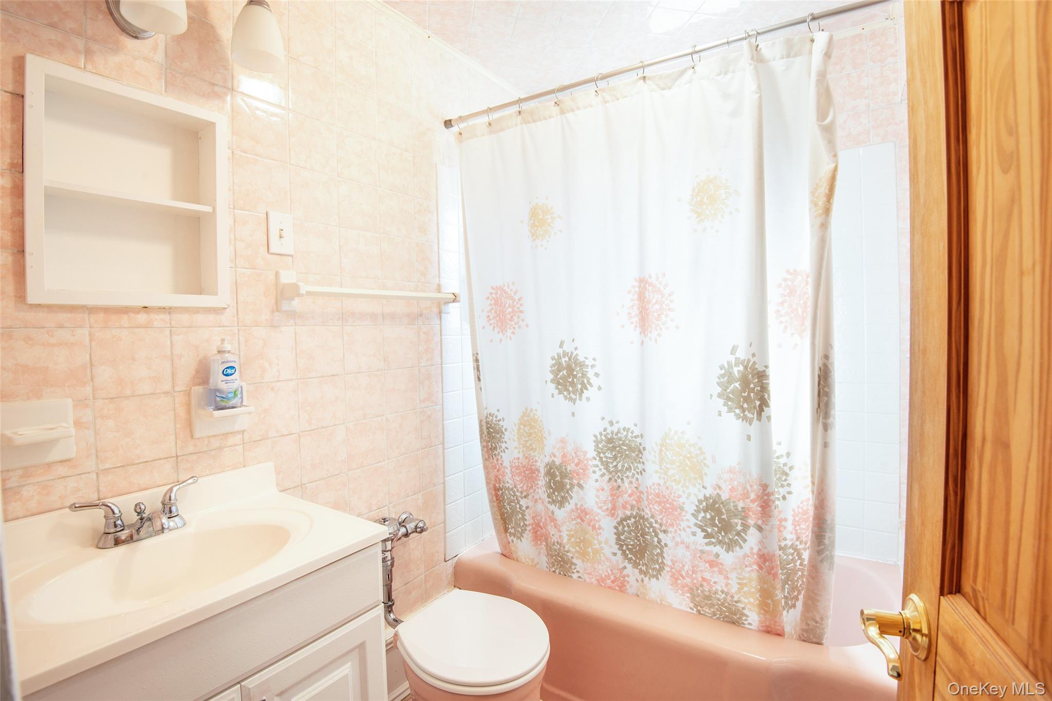 #8 photo, 1625 Stadium Avenue, Bronx , NY 10465