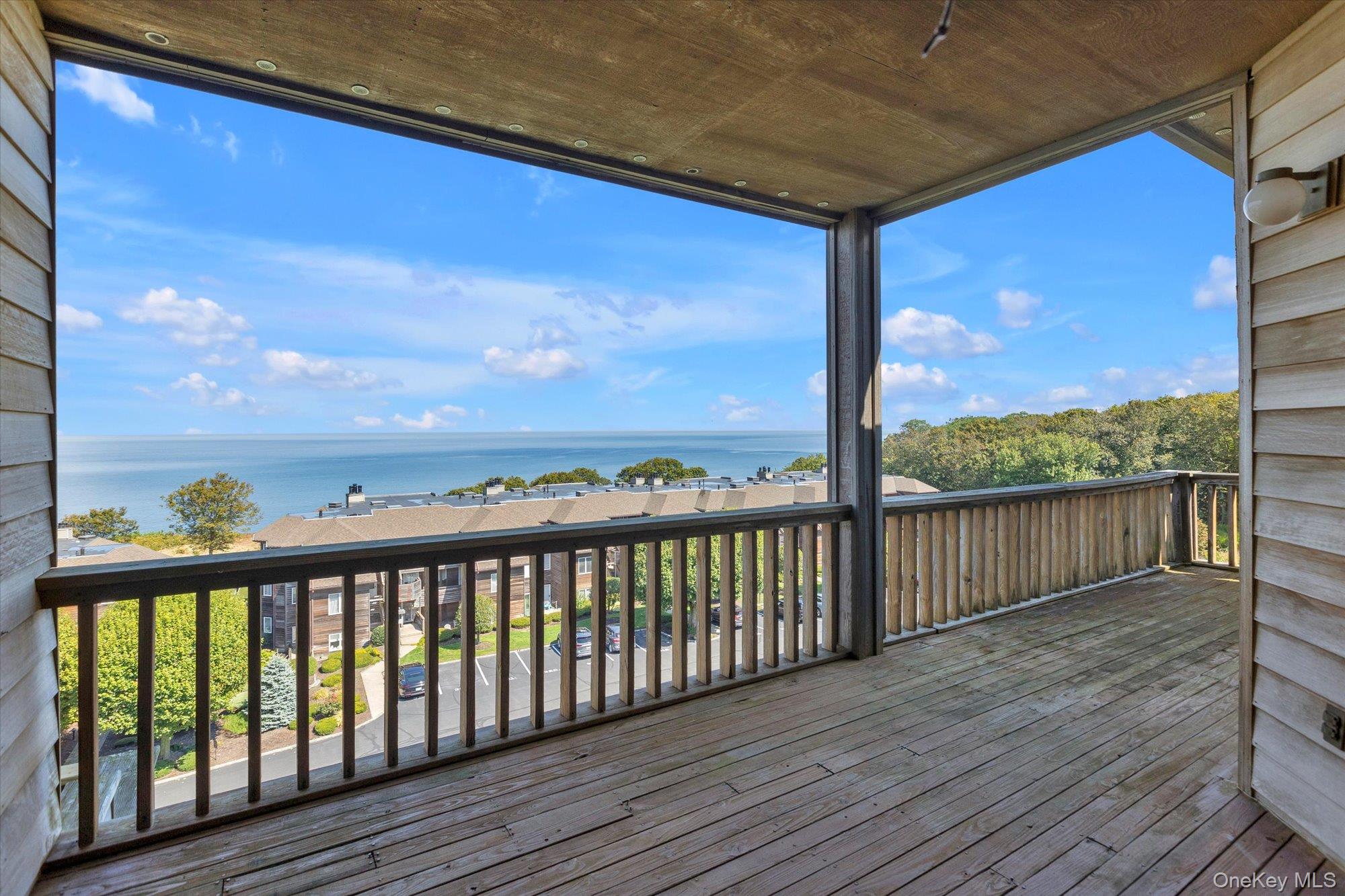 #17 photo, 209 Fox Hill Drive, サフォーク郡 Baiting Hollow , NY 11933