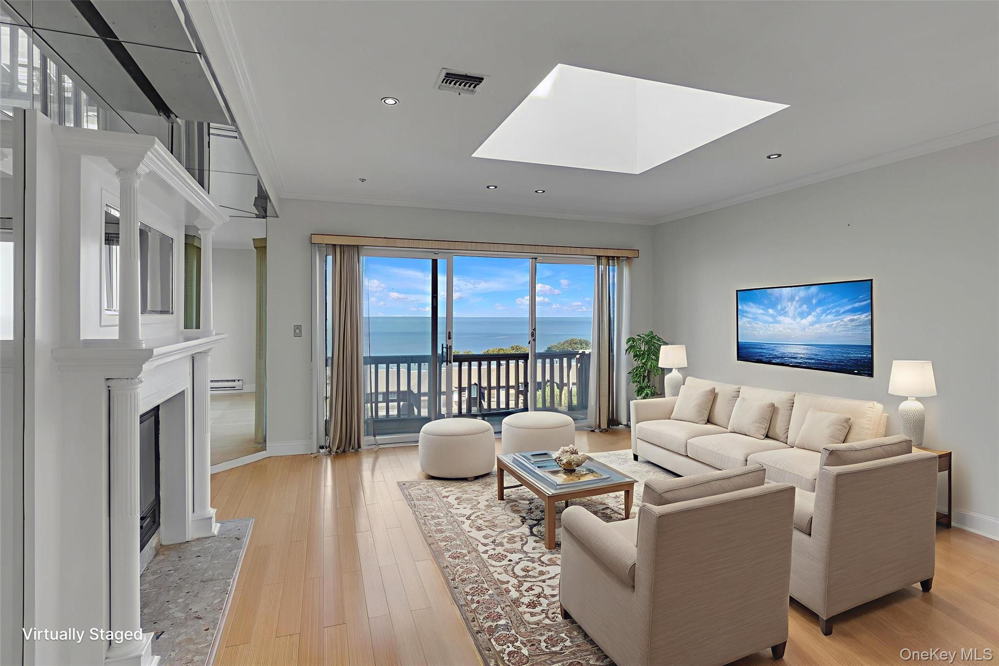 #2 photo, 209 Fox Hill Drive, サフォーク郡 Baiting Hollow , NY 11933