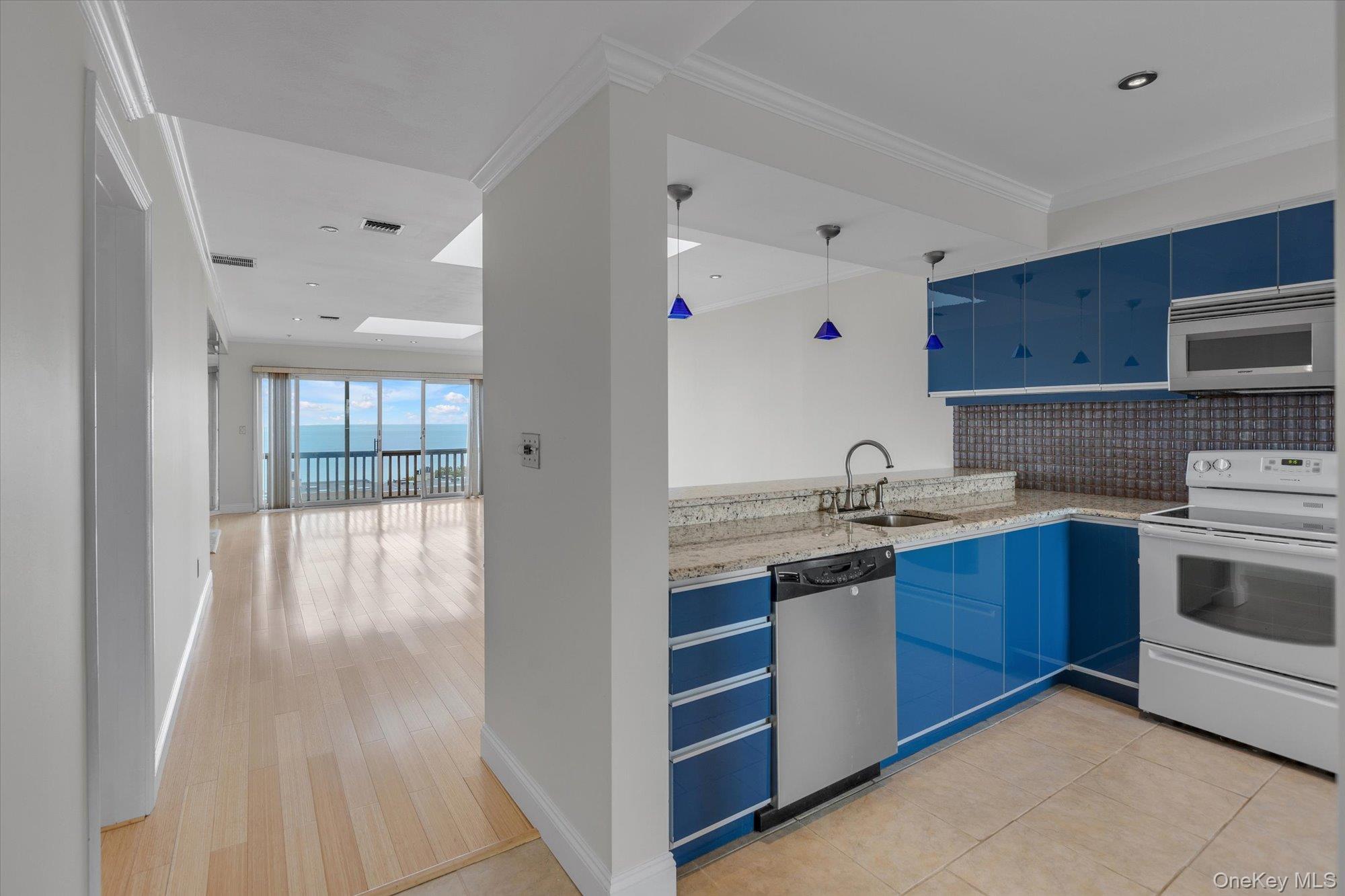 #7 photo, 209 Fox Hill Drive, サフォーク郡 Baiting Hollow , NY 11933