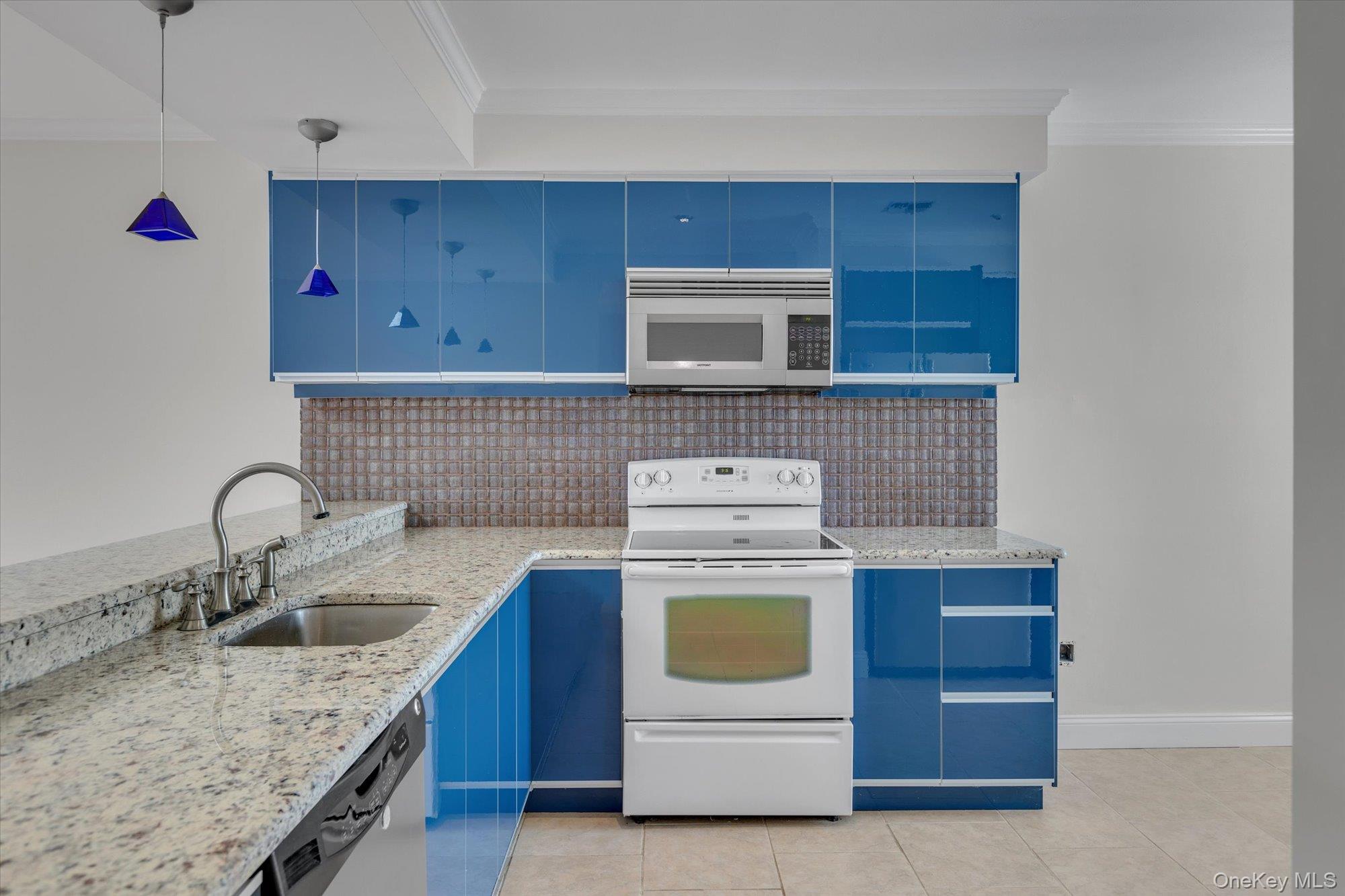 #8 photo, 209 Fox Hill Drive, サフォーク郡 Baiting Hollow , NY 11933