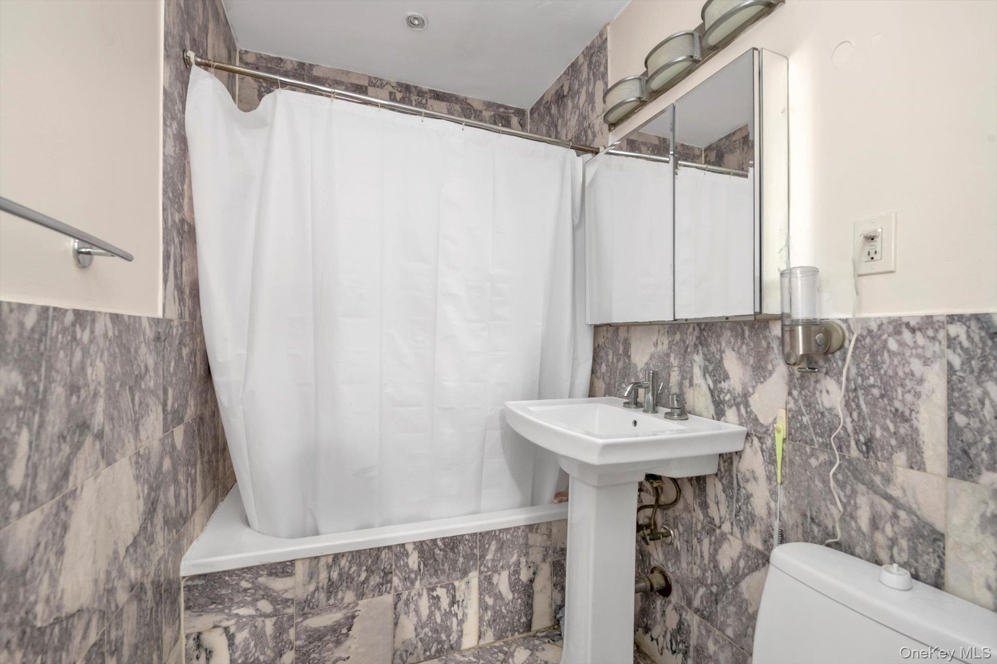 #9 photo, 15030 71st Avenue, クイーンズ区 Flushing , NY 11367