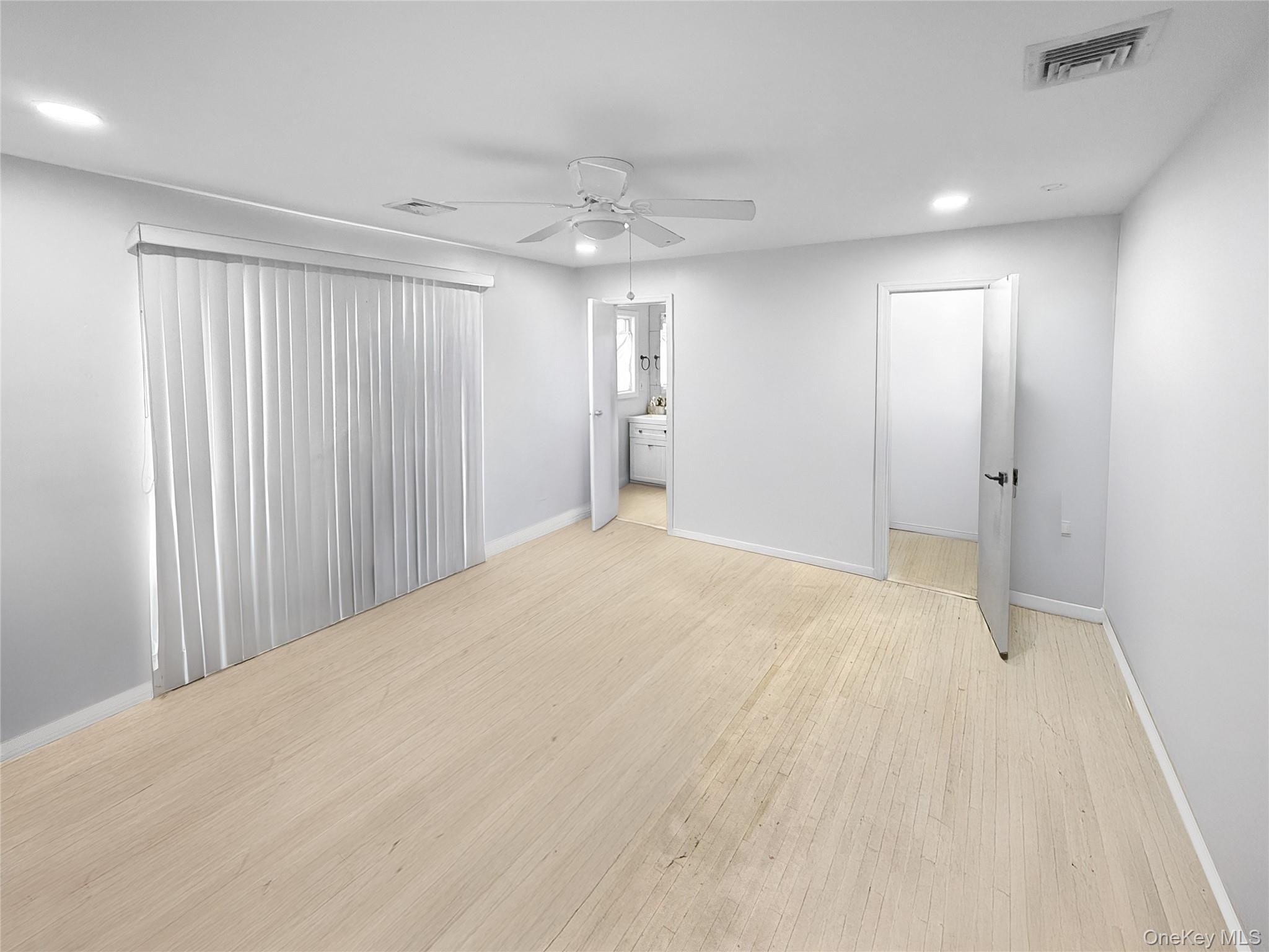 #14 photo, 86 Empire Boulevard, ナッソー郡 Island Park , NY 11558