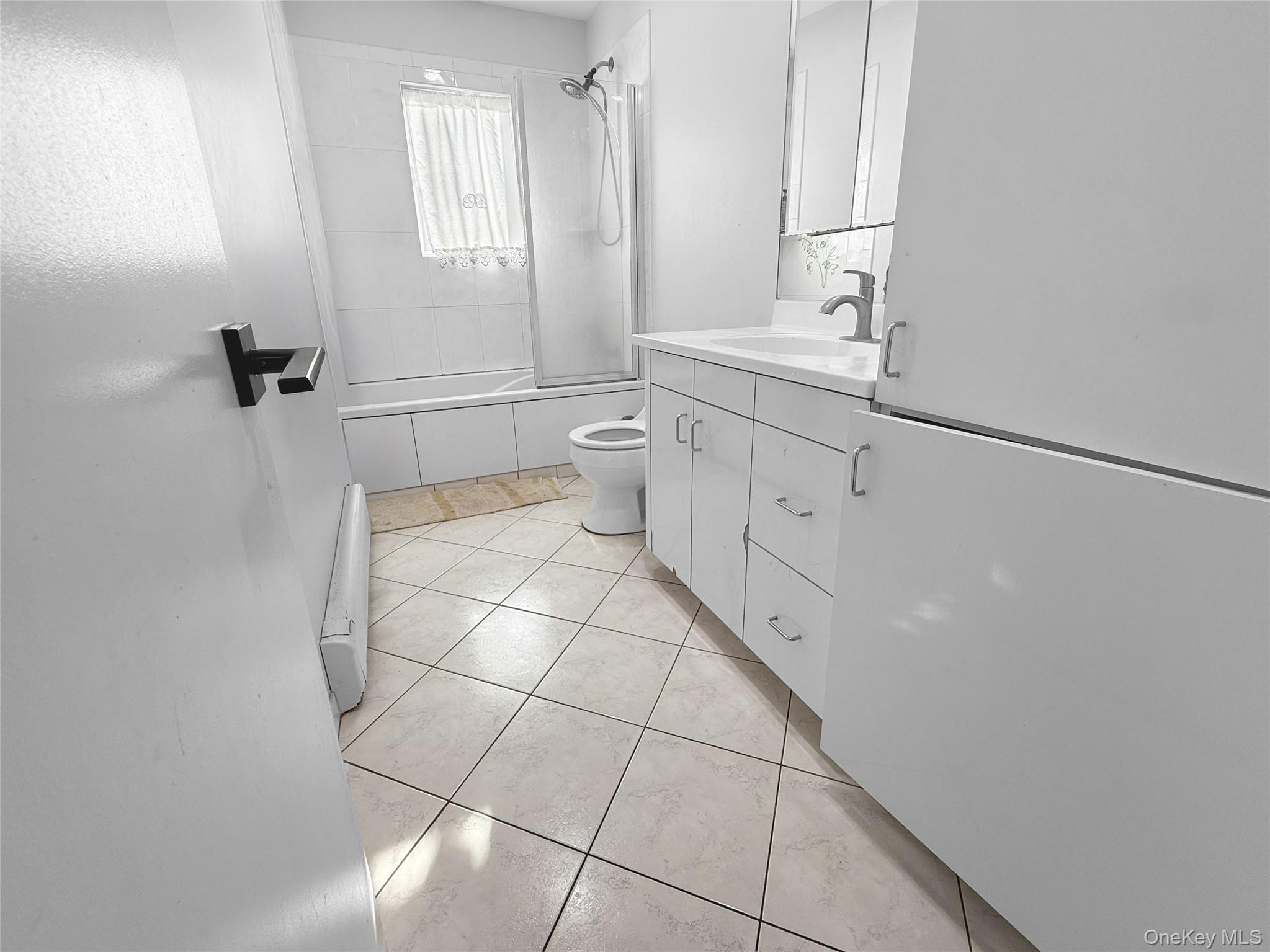 #15 photo, 86 Empire Boulevard, ナッソー郡 Island Park , NY 11558