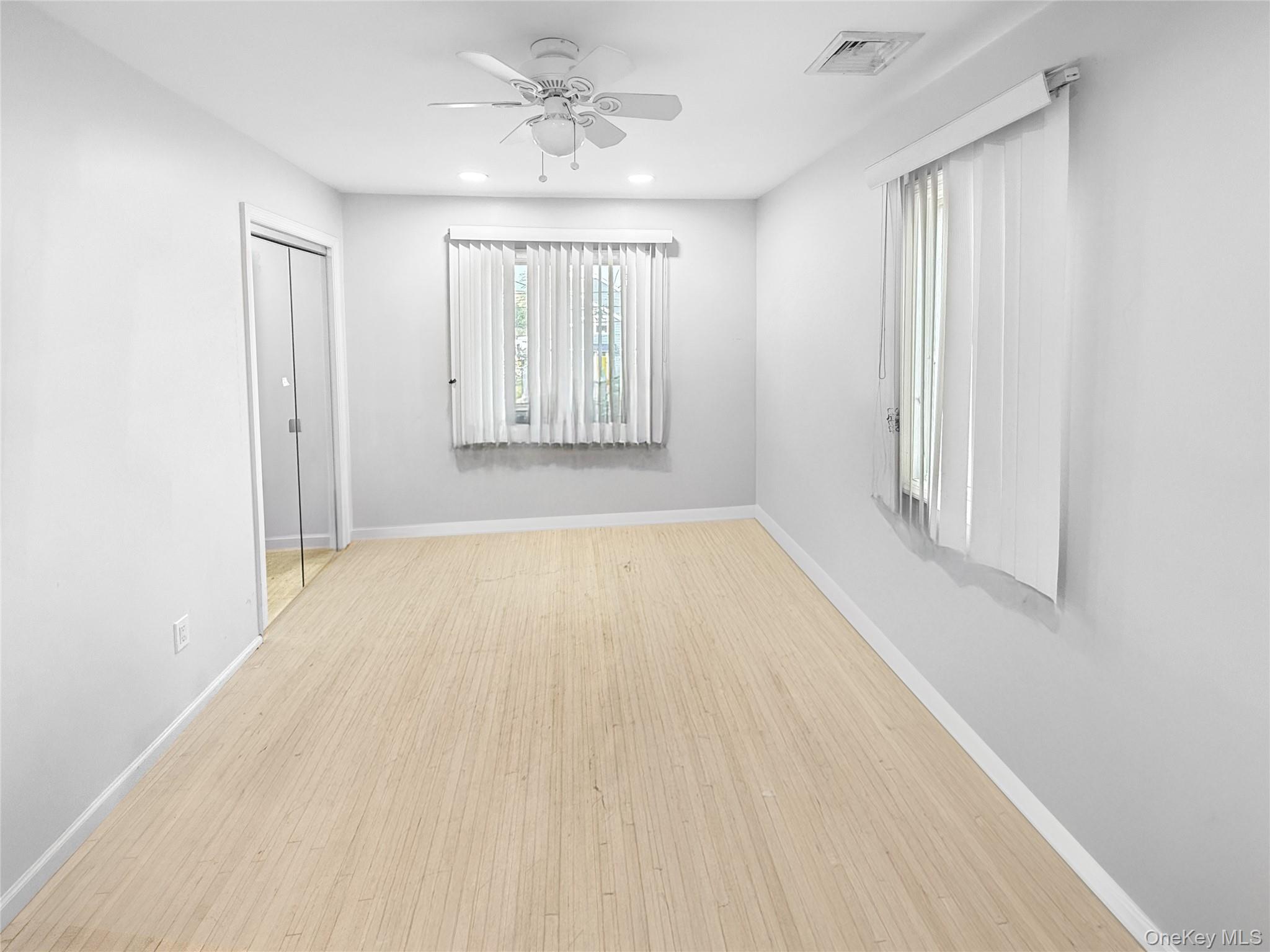 #7 photo, 86 Empire Boulevard, ナッソー郡 Island Park , NY 11558