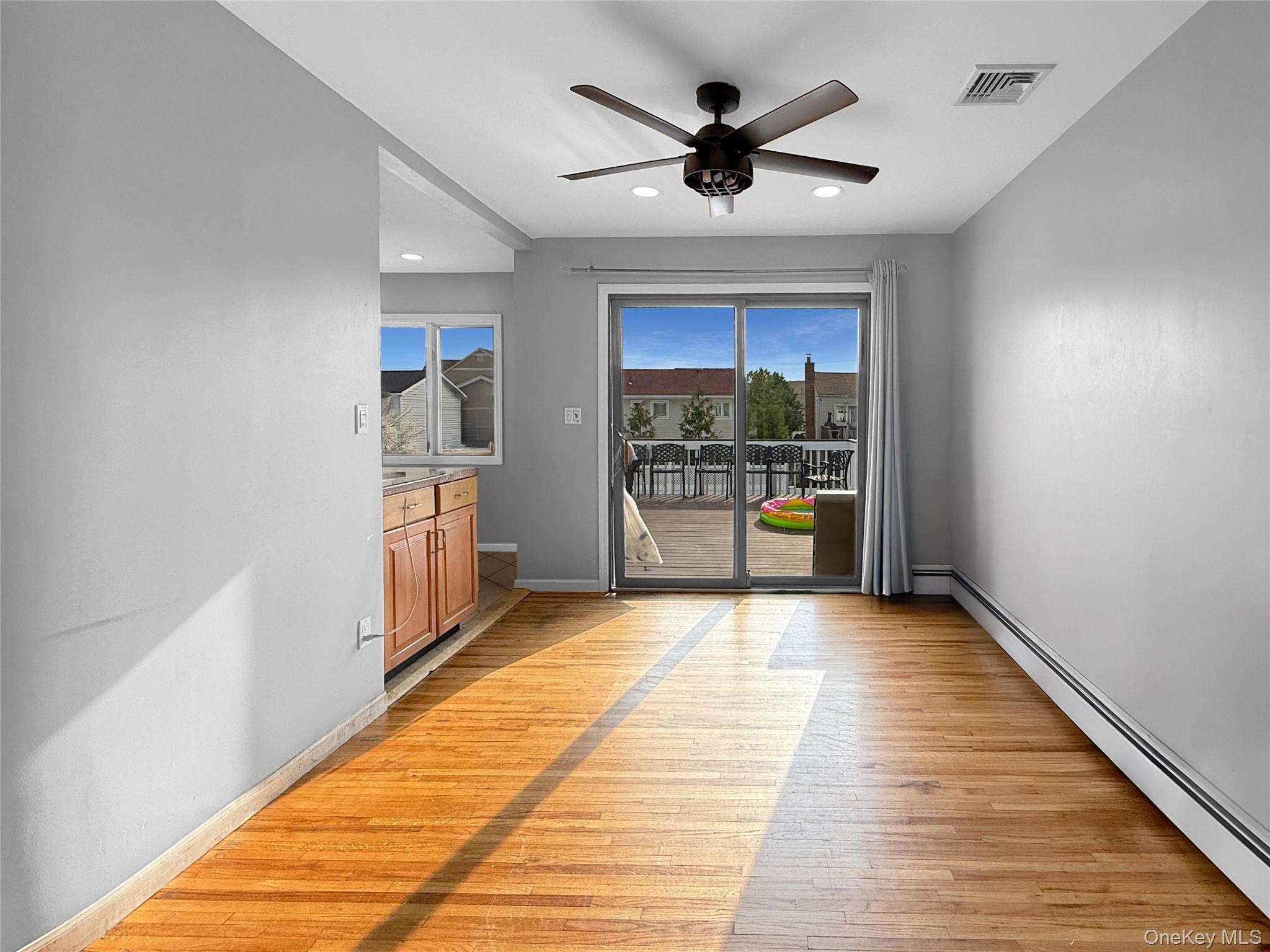 #9 photo, 86 Empire Boulevard, ナッソー郡 Island Park , NY 11558