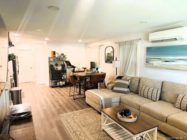 #5 photo, 442 E Broadway, ナッソー郡 Long Beach , NY 11561