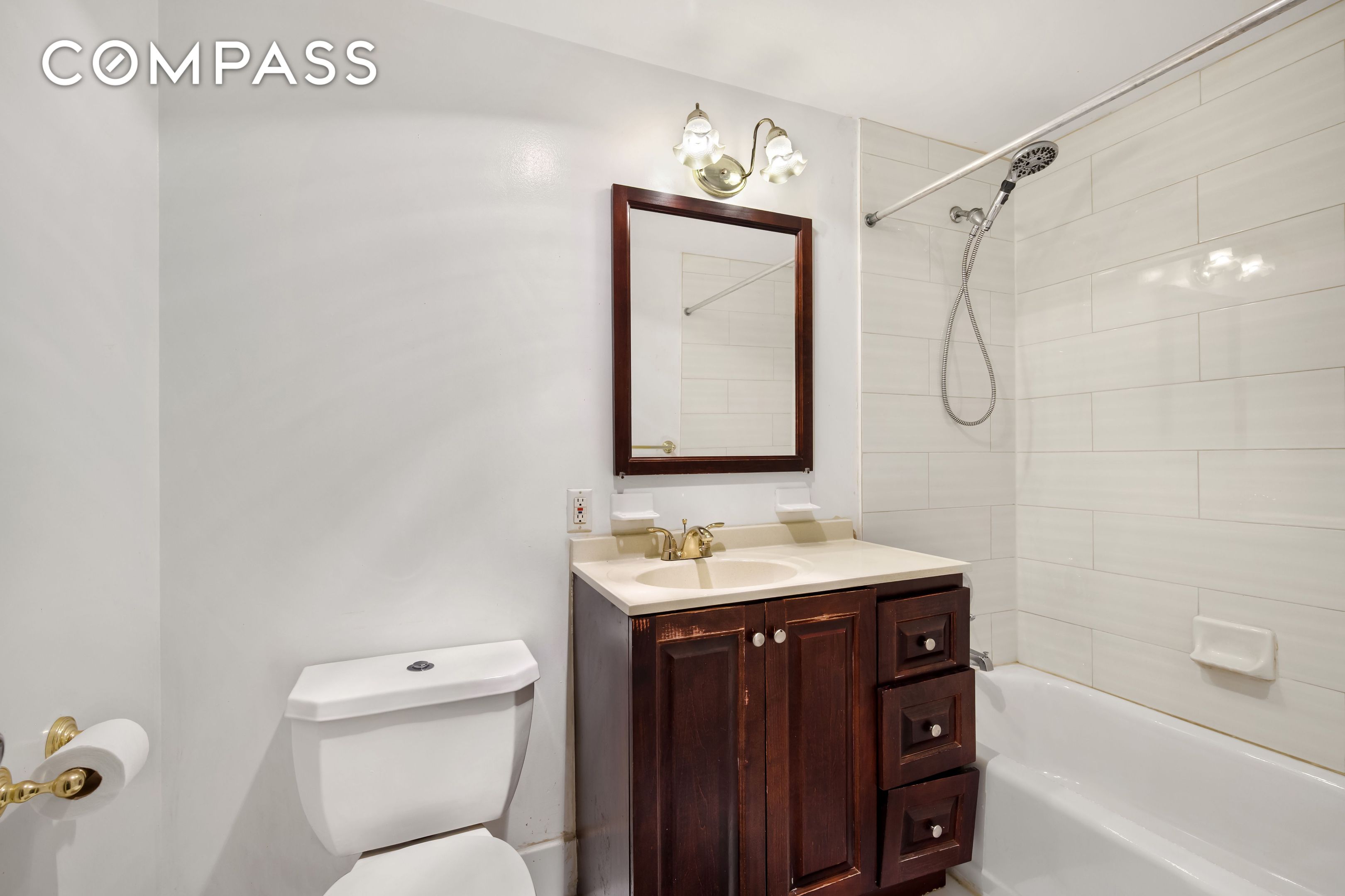 #11 photo, 2560 Frederick Douglass Boulevard, マンハッタン Central Harlem , NY 10030