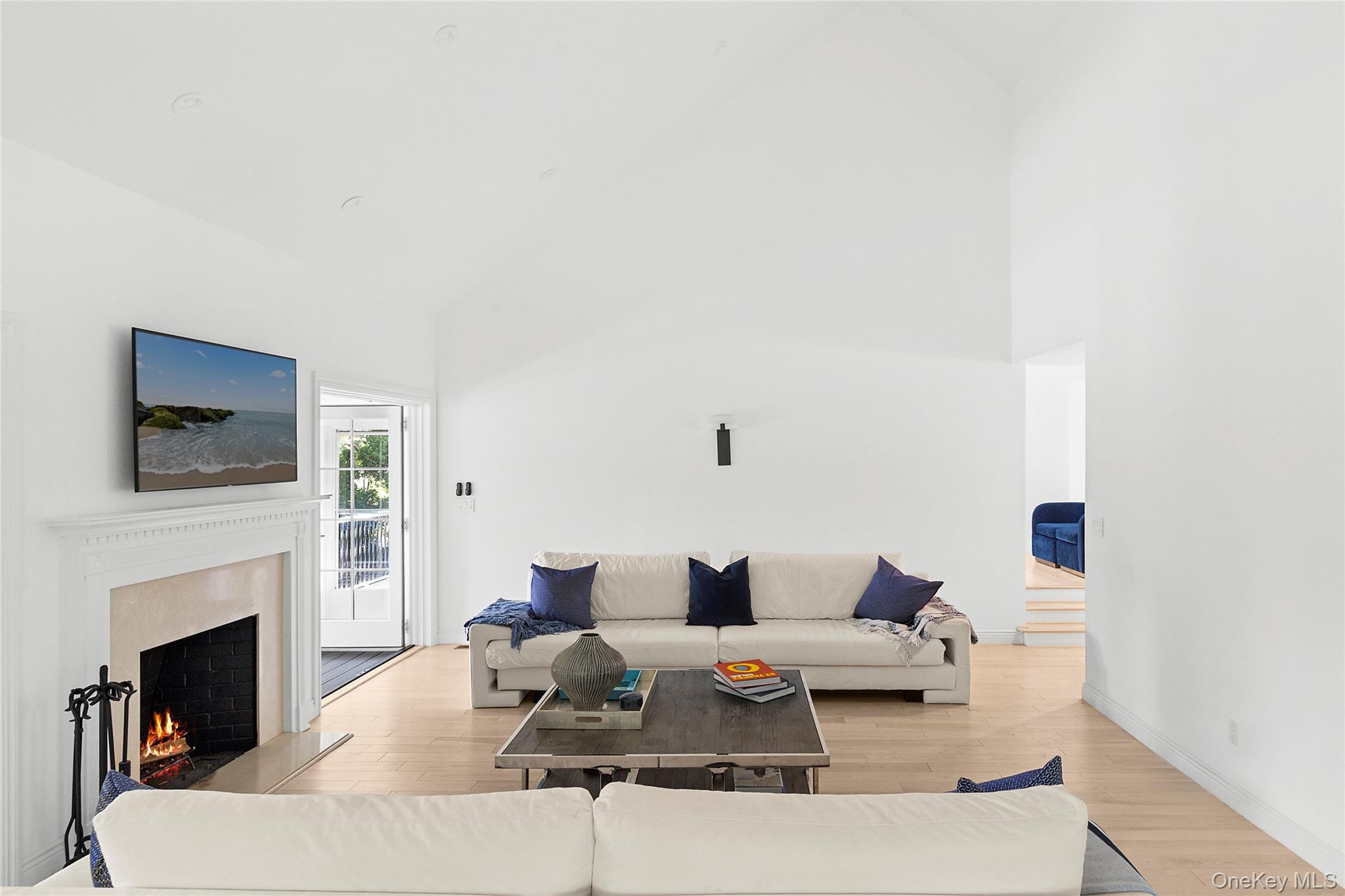 #13 photo, 141 Middle Pond Road, サフォーク郡 Southampton , NY 11968