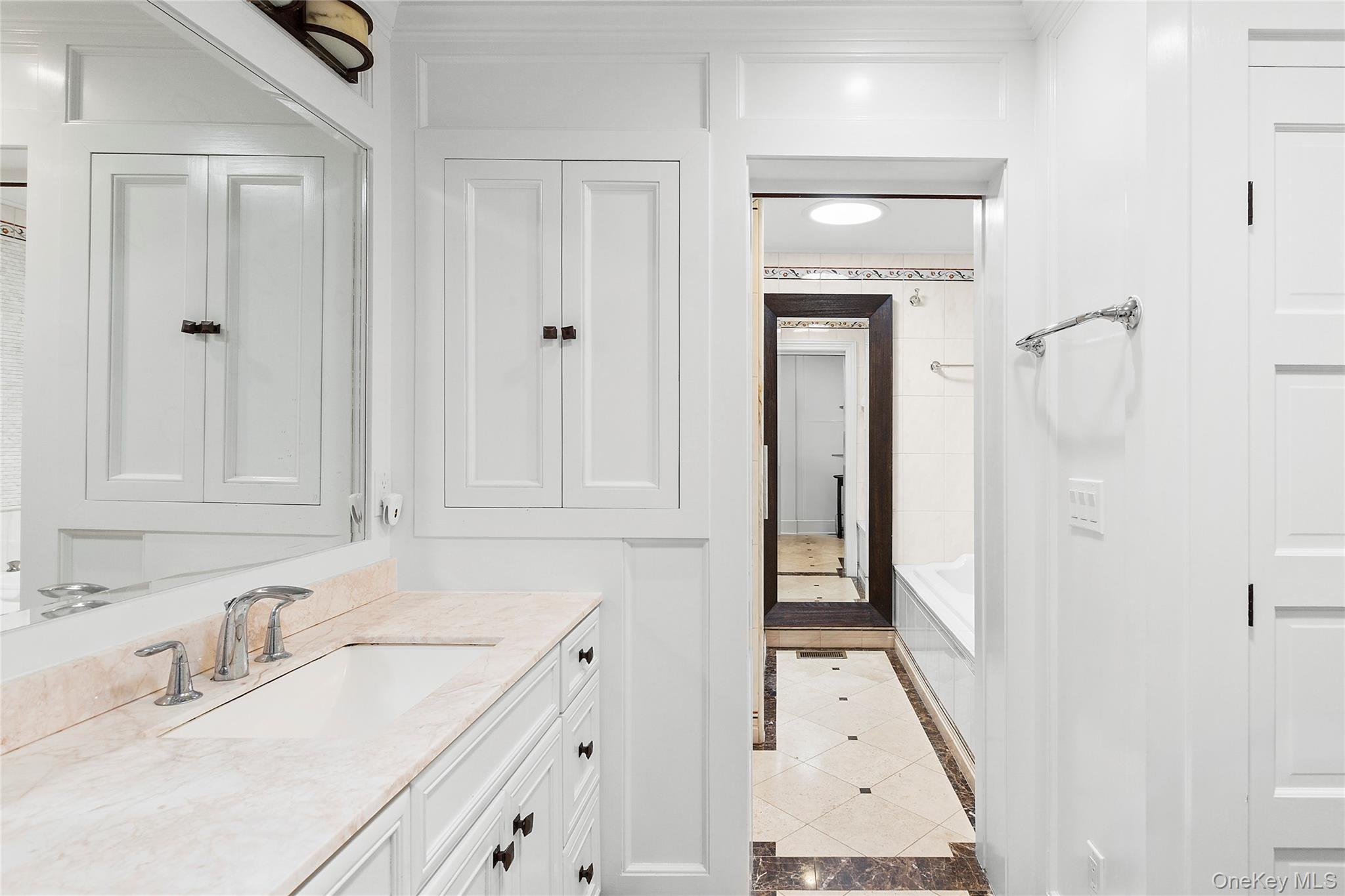 #18 photo, 141 Middle Pond Road, サフォーク郡 Southampton , NY 11968