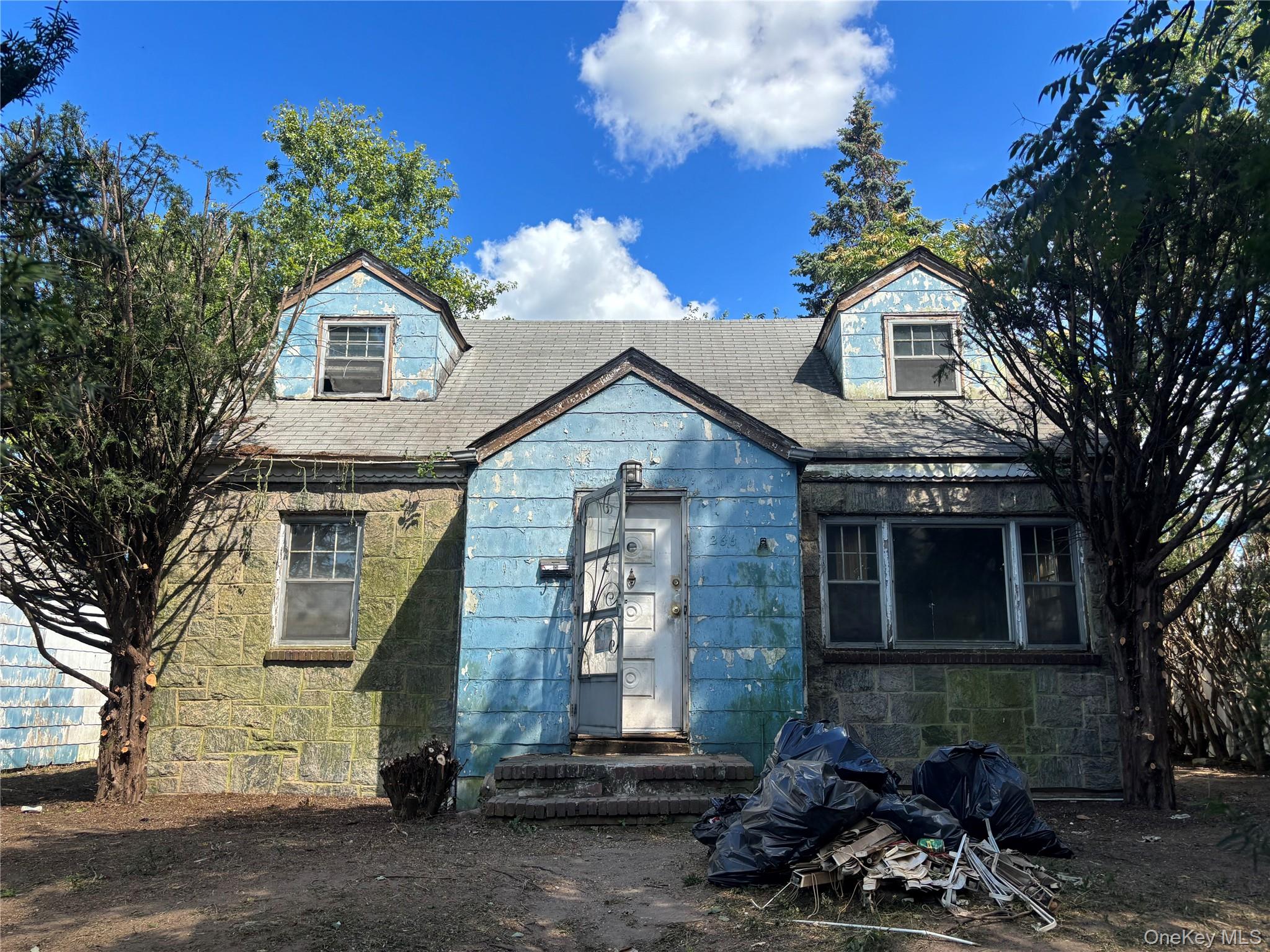 #1 photo, 266 Covert Street, वेस्टबरी Westbury , NY 11590