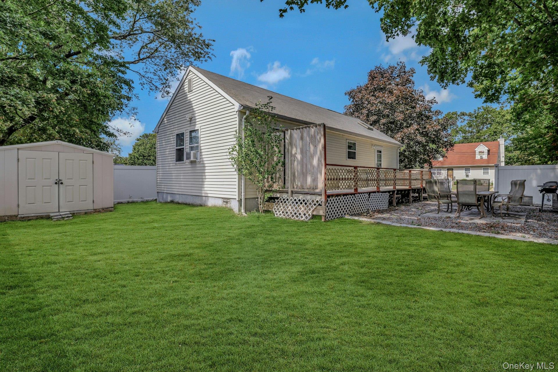 #15 photo, 8 Holbrook Street, Bay Shore , NY 11706