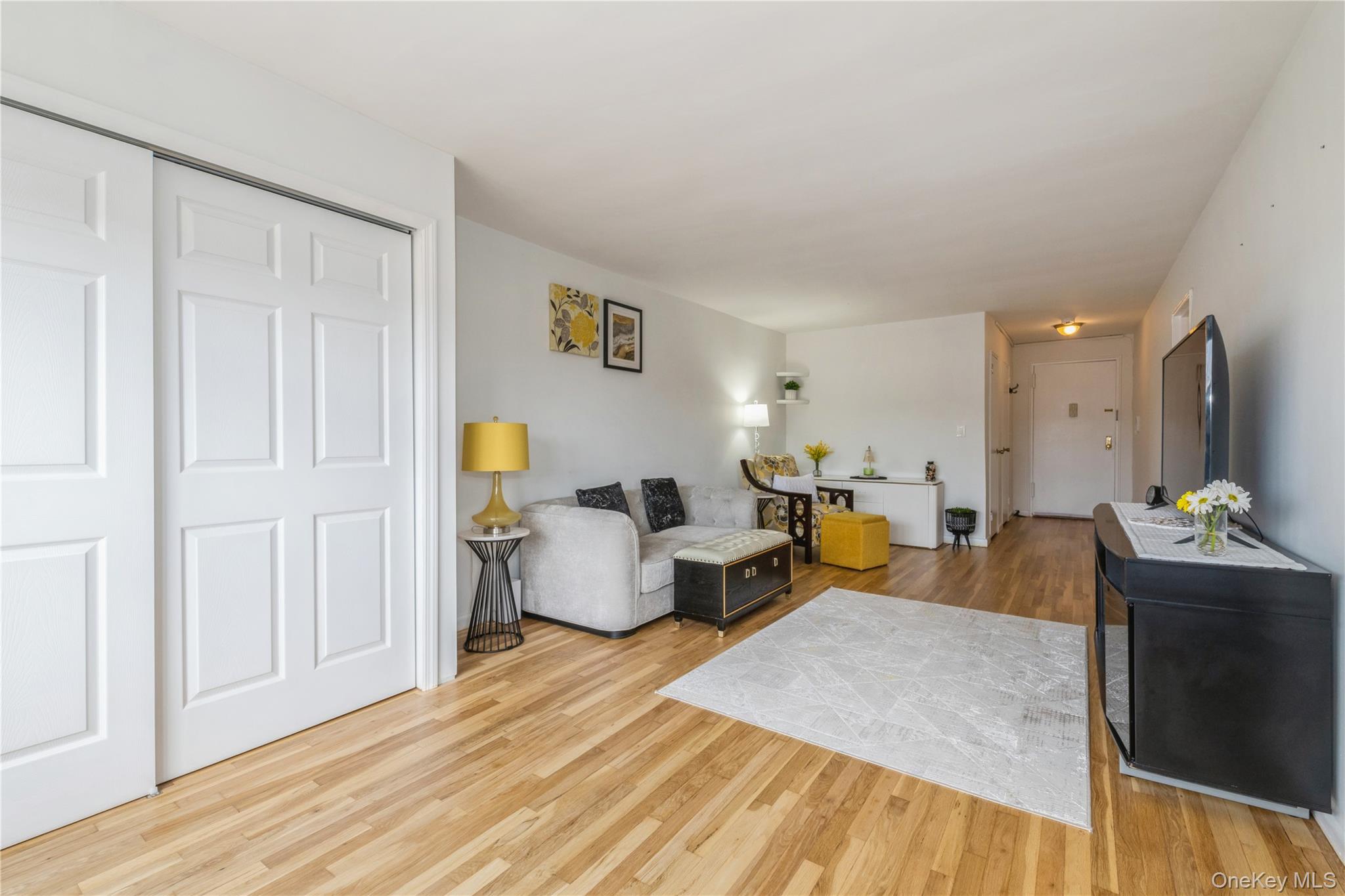 #14 photo, 4 Birchwood Court, ナッソー郡 Mineola , NY 11501