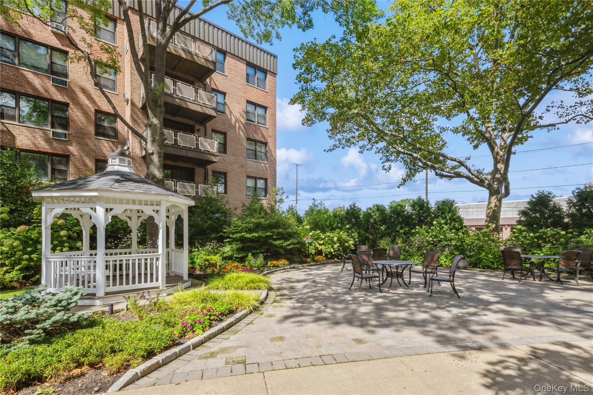 #6 photo, 4 Birchwood Court, ナッソー郡 Mineola , NY 11501