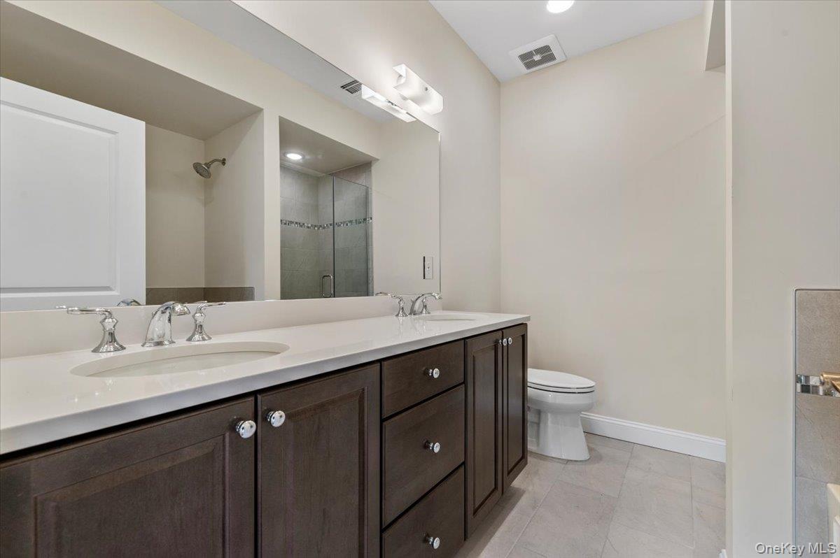 #10 photo, 21 Steven Circle, サフォーク郡 Dix Hills , NY 11746