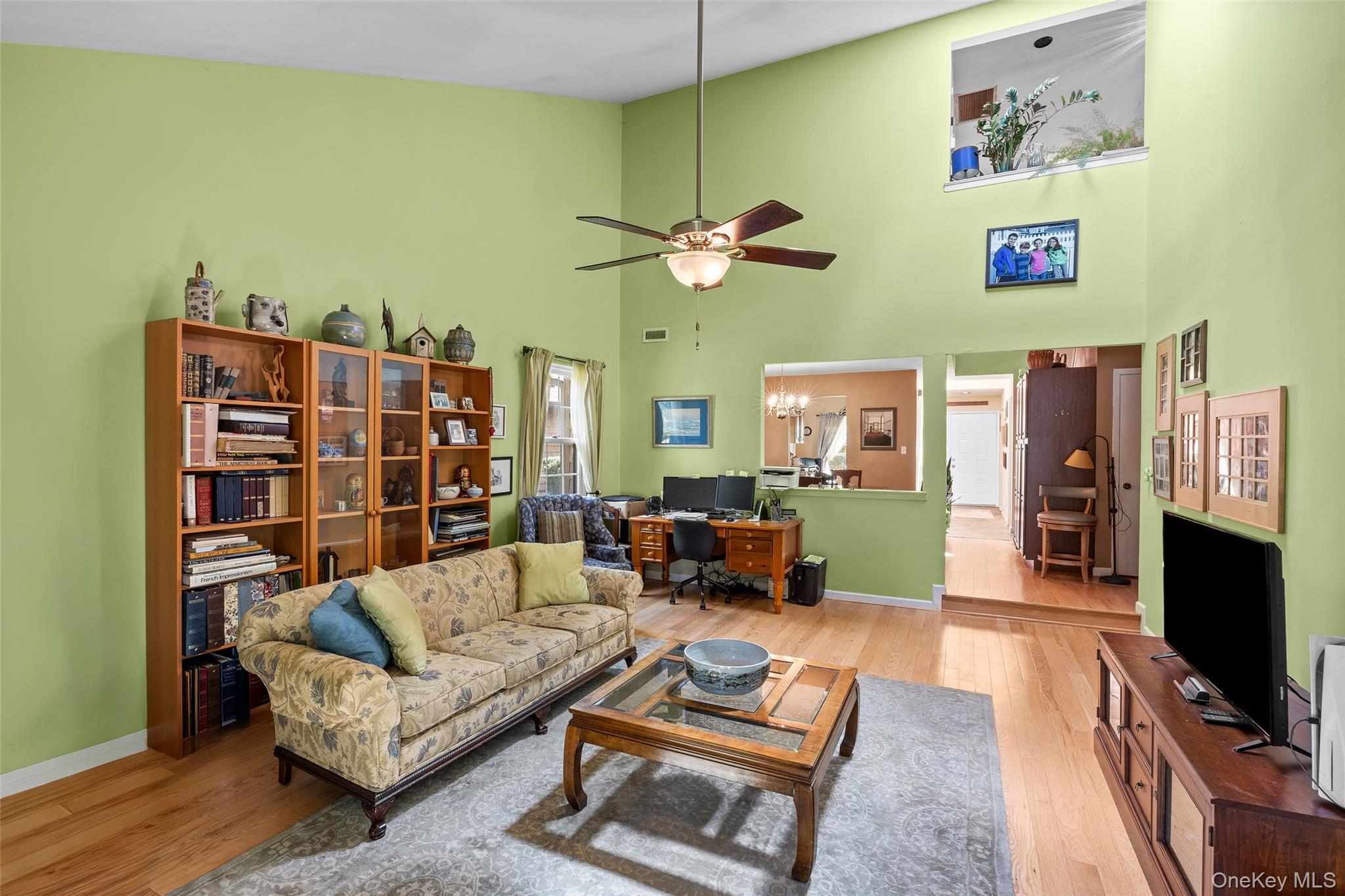 #13 photo, 7 Sutton Place, サフォーク郡 Islip , NY 11751