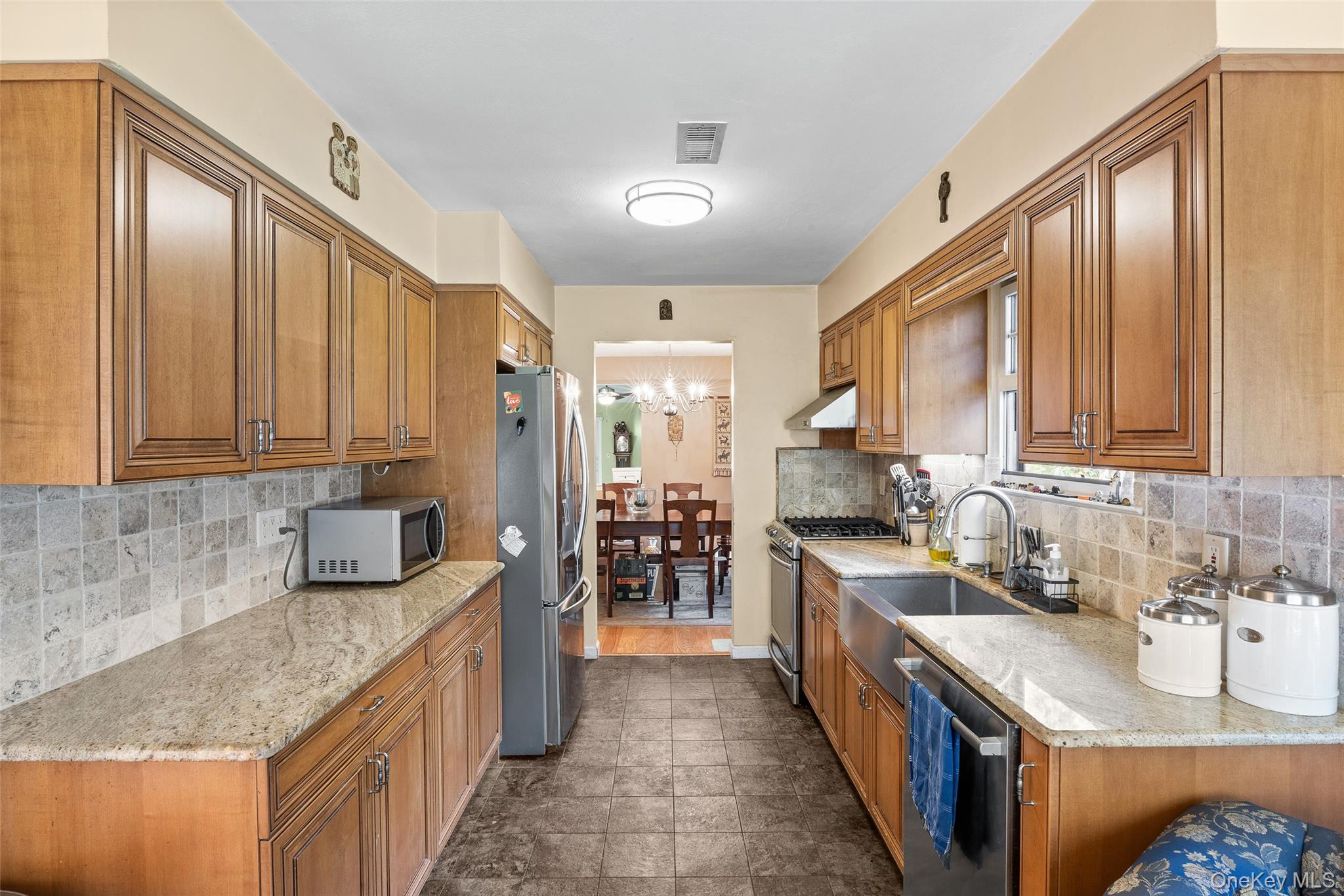 #15 photo, 7 Sutton Place, サフォーク郡 Islip , NY 11751