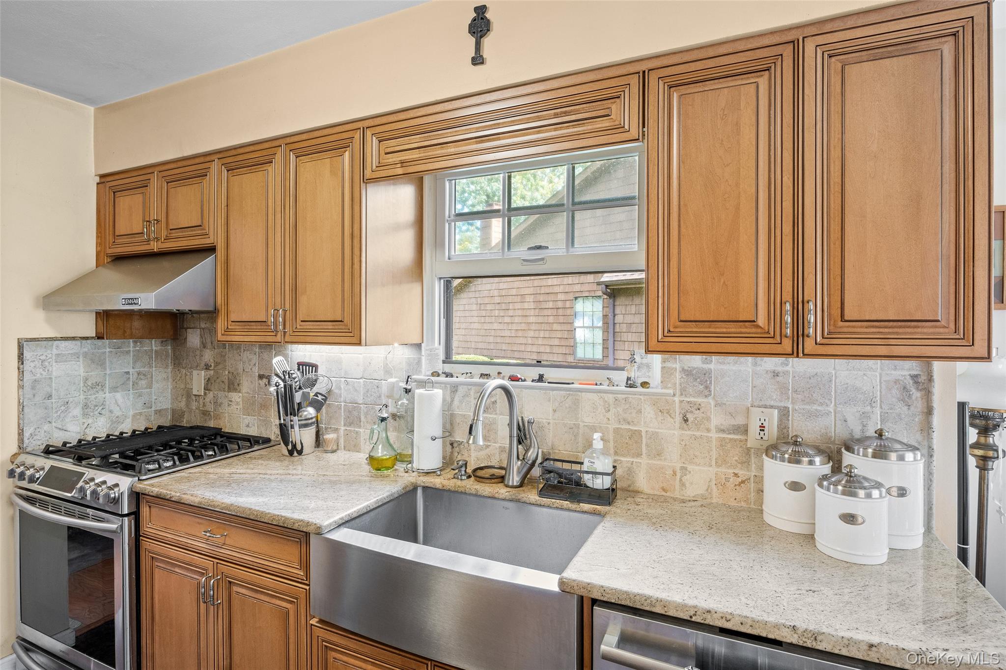 #16 photo, 7 Sutton Place, サフォーク郡 Islip , NY 11751