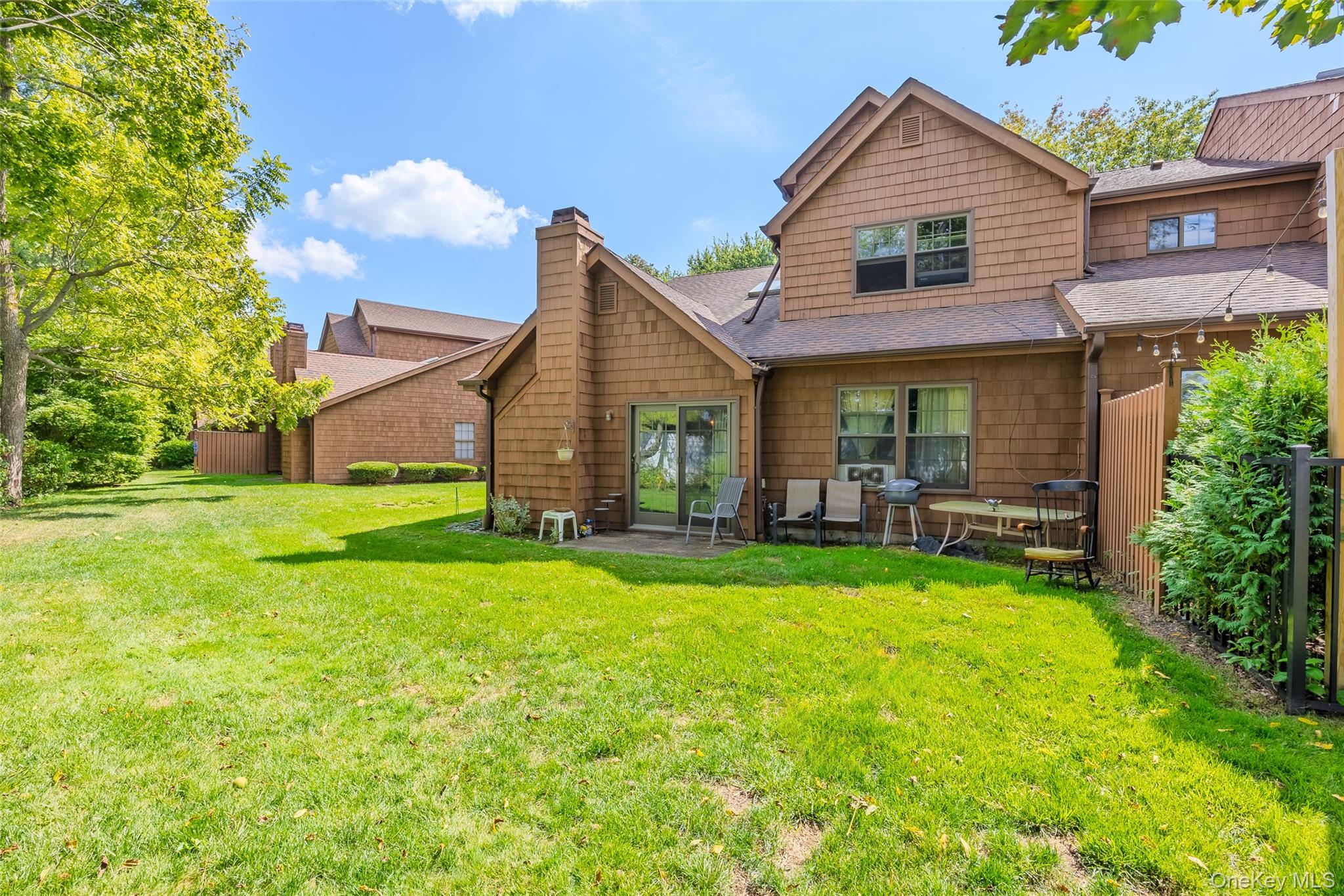 #20 photo, 7 Sutton Place, サフォーク郡 Islip , NY 11751