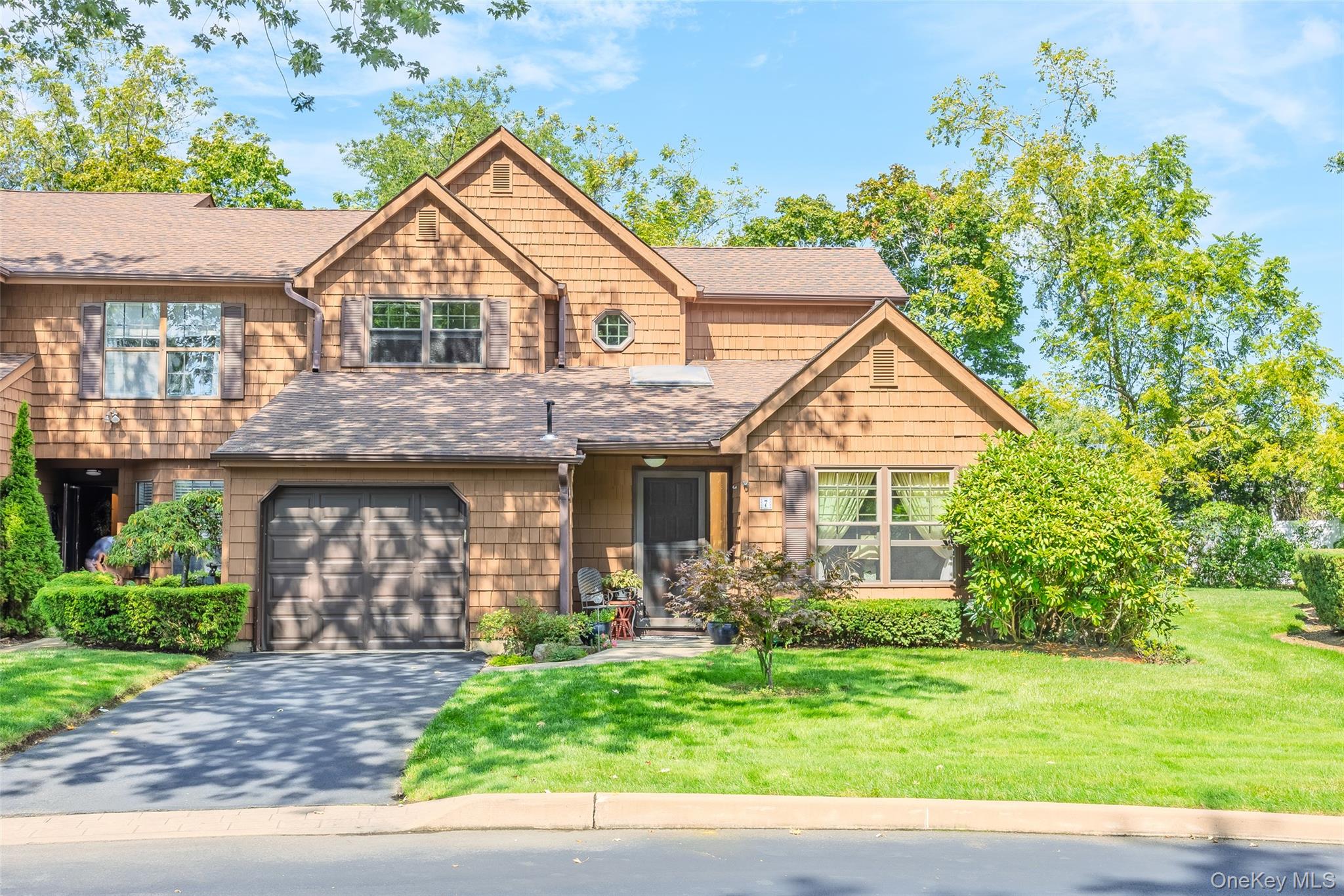 #4 photo, 7 Sutton Place, サフォーク郡 Islip , NY 11751