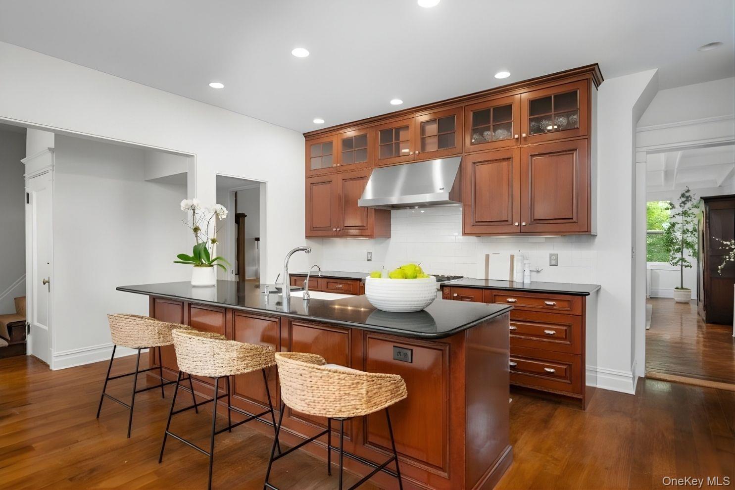 #14 photo, 120 Cliff Avenue, Pelham , NY 10803