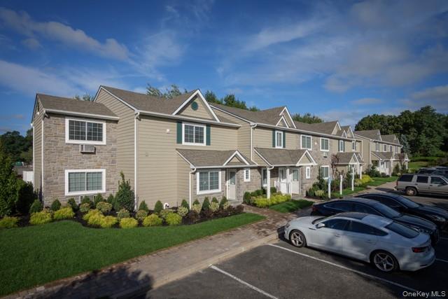 #2 photo, 2 Victorian Court, サフォーク郡 Holtsville , NY 11742