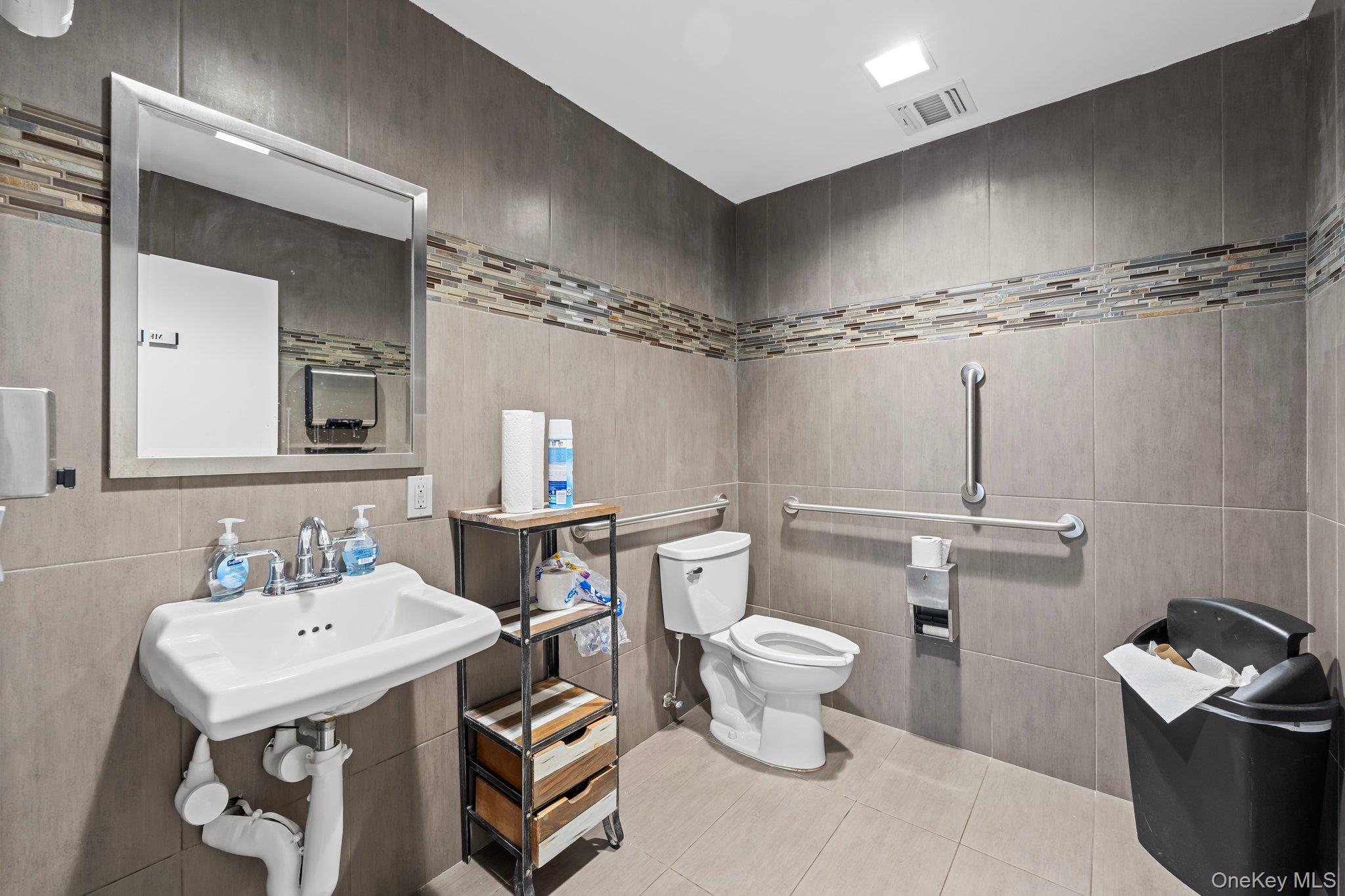 #15 photo, 551 North Country Road, サフォーク郡 Saint James , NY 11780