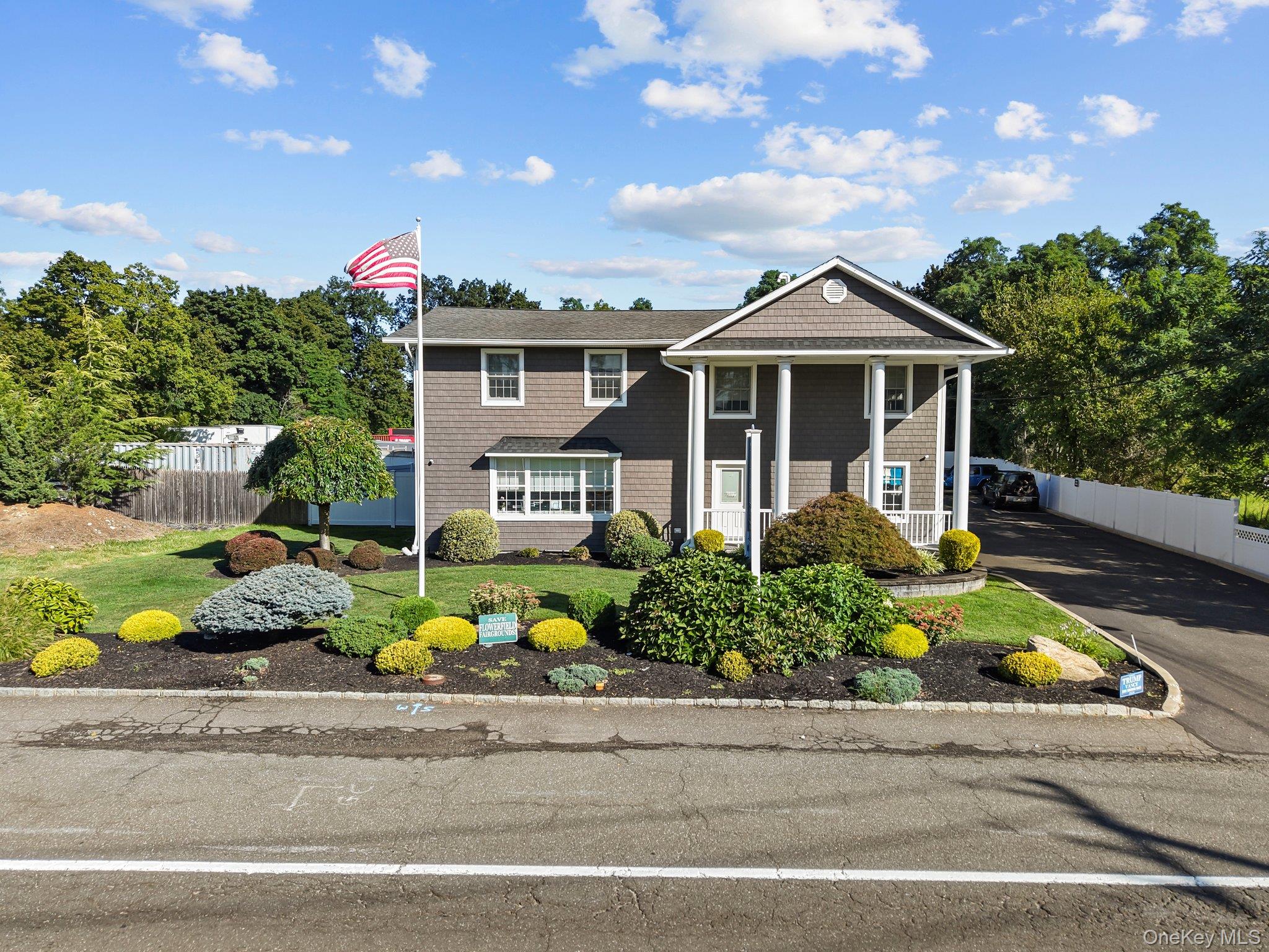 #2 photo, 551 North Country Road, サフォーク郡 Saint James , NY 11780