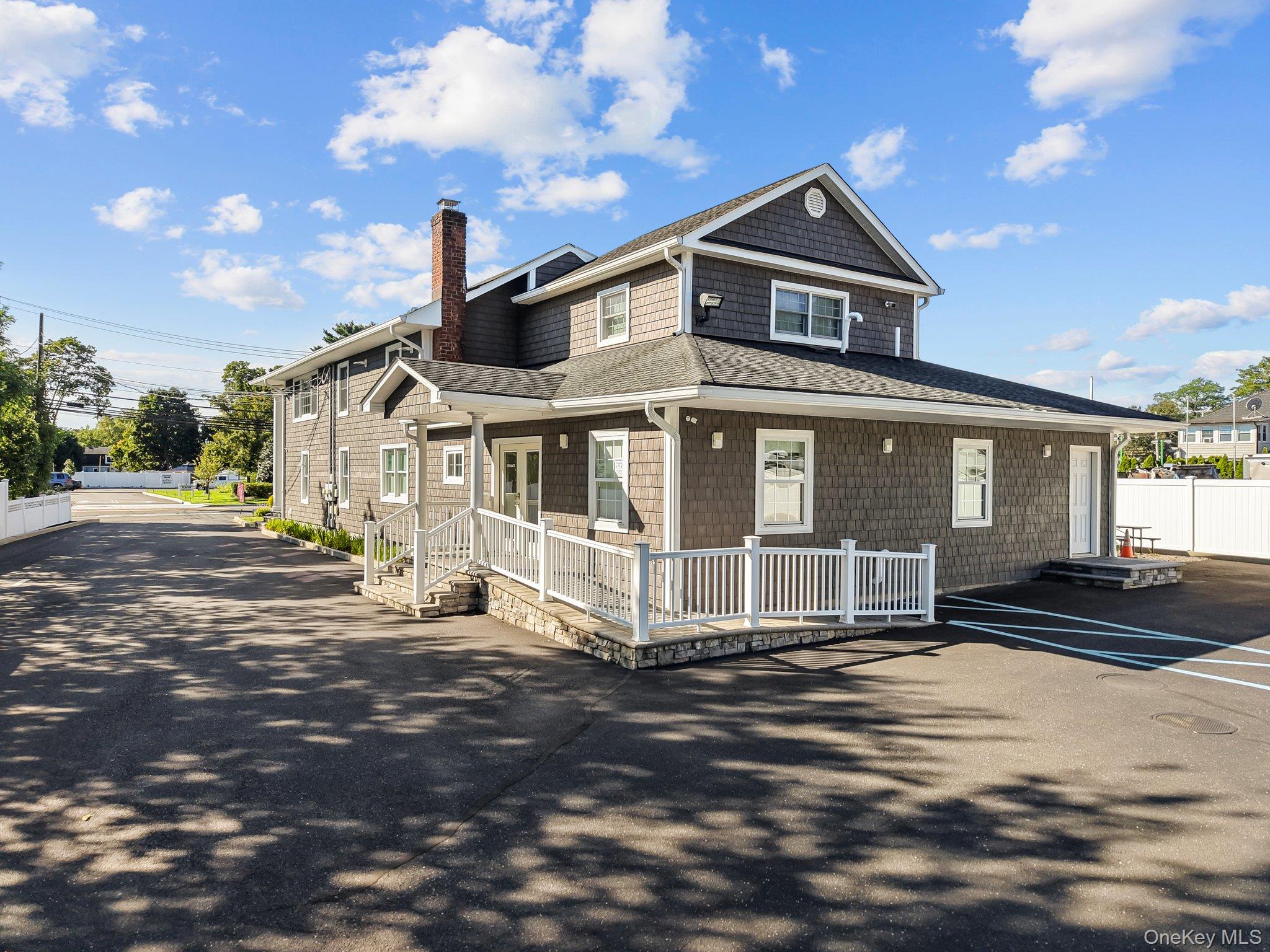 #3 photo, 551 North Country Road, サフォーク郡 Saint James , NY 11780