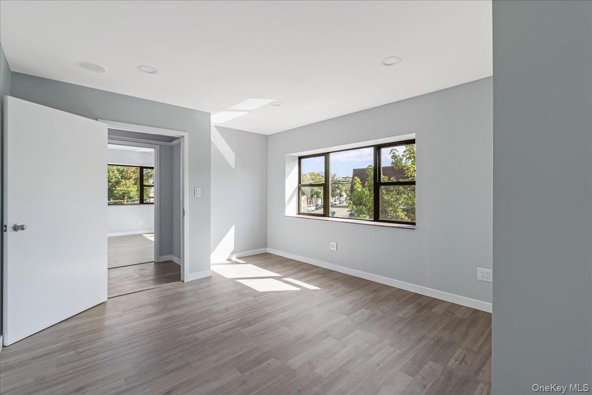 #10 photo, 5894 Grand Avenue, クイーンズ区 Maspeth , NY 11378