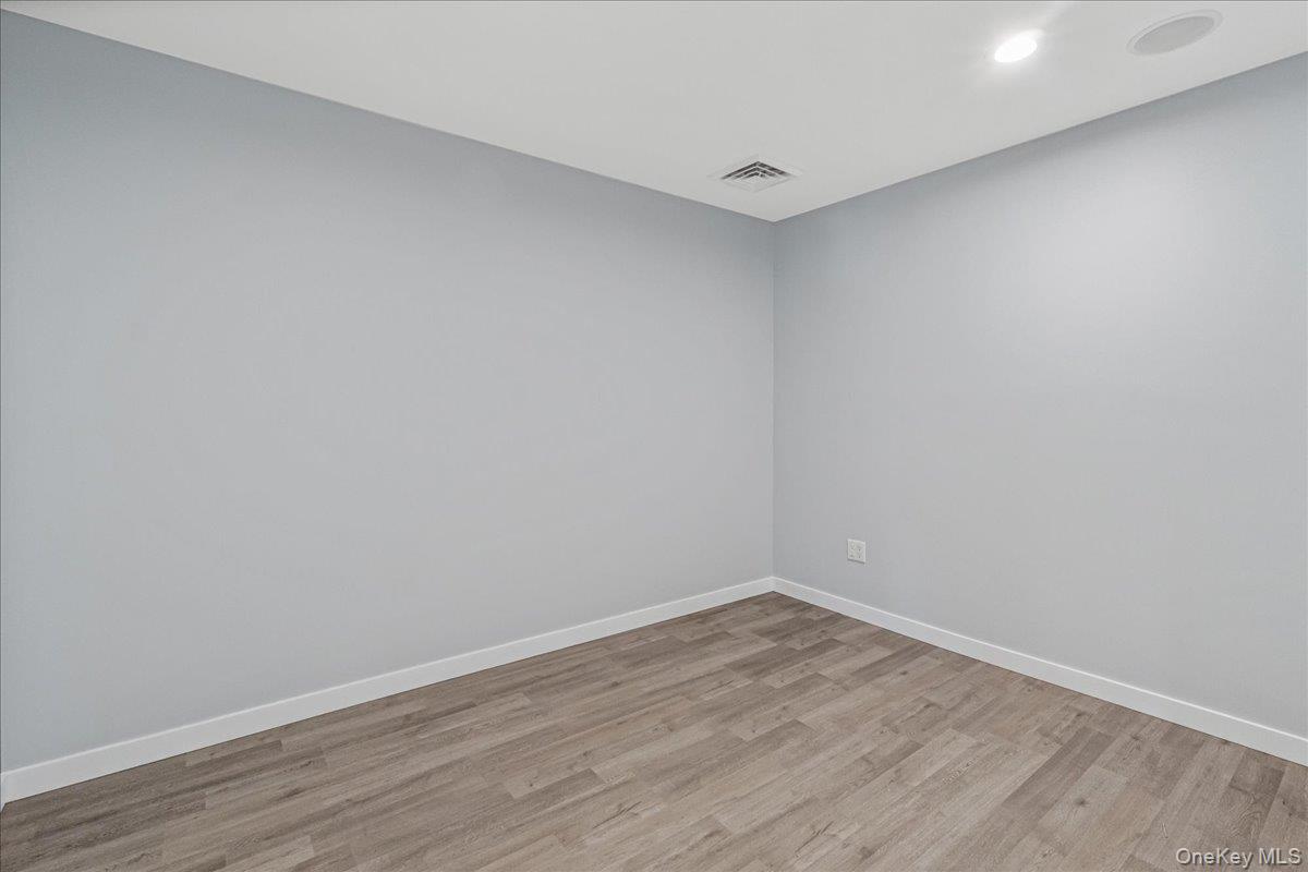 #11 photo, 5894 Grand Avenue, クイーンズ区 Maspeth , NY 11378