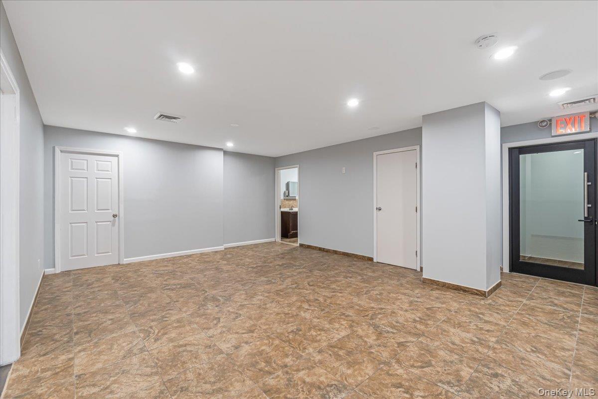 #18 photo, 5894 Grand Avenue, クイーンズ区 Maspeth , NY 11378