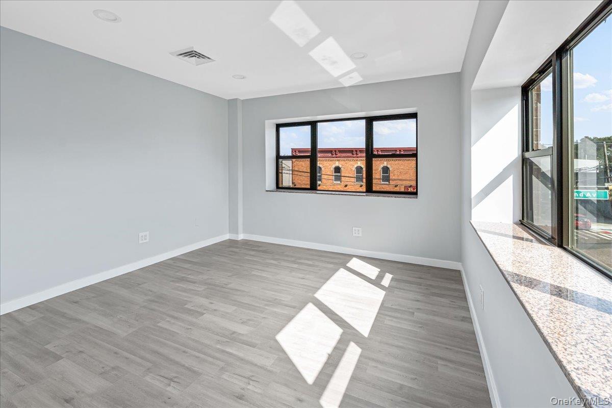 #8 photo, 5894 Grand Avenue, クイーンズ区 Maspeth , NY 11378