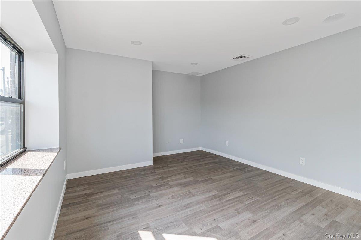 #9 photo, 5894 Grand Avenue, クイーンズ区 Maspeth , NY 11378