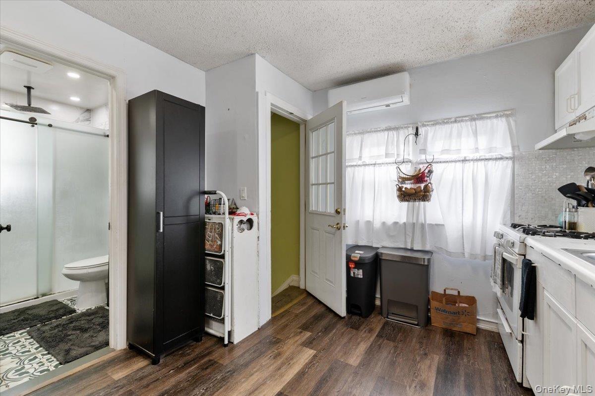 #15 photo, 15320 121st Avenue, जमैका Jamaica , NY 11434