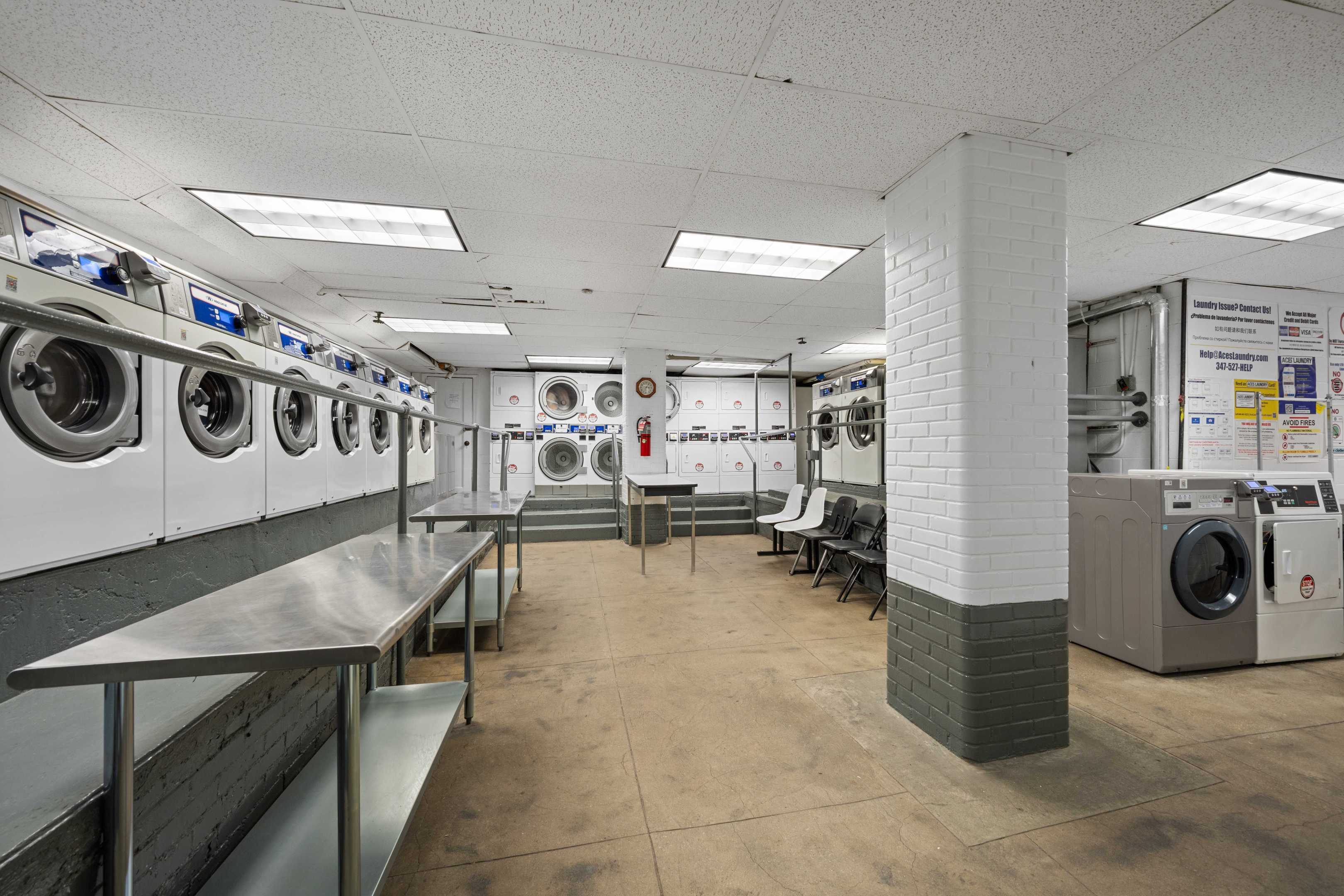 #8 photo, 325 W 45th Street, マンハッタン Hell's Kitchen , NY 10036