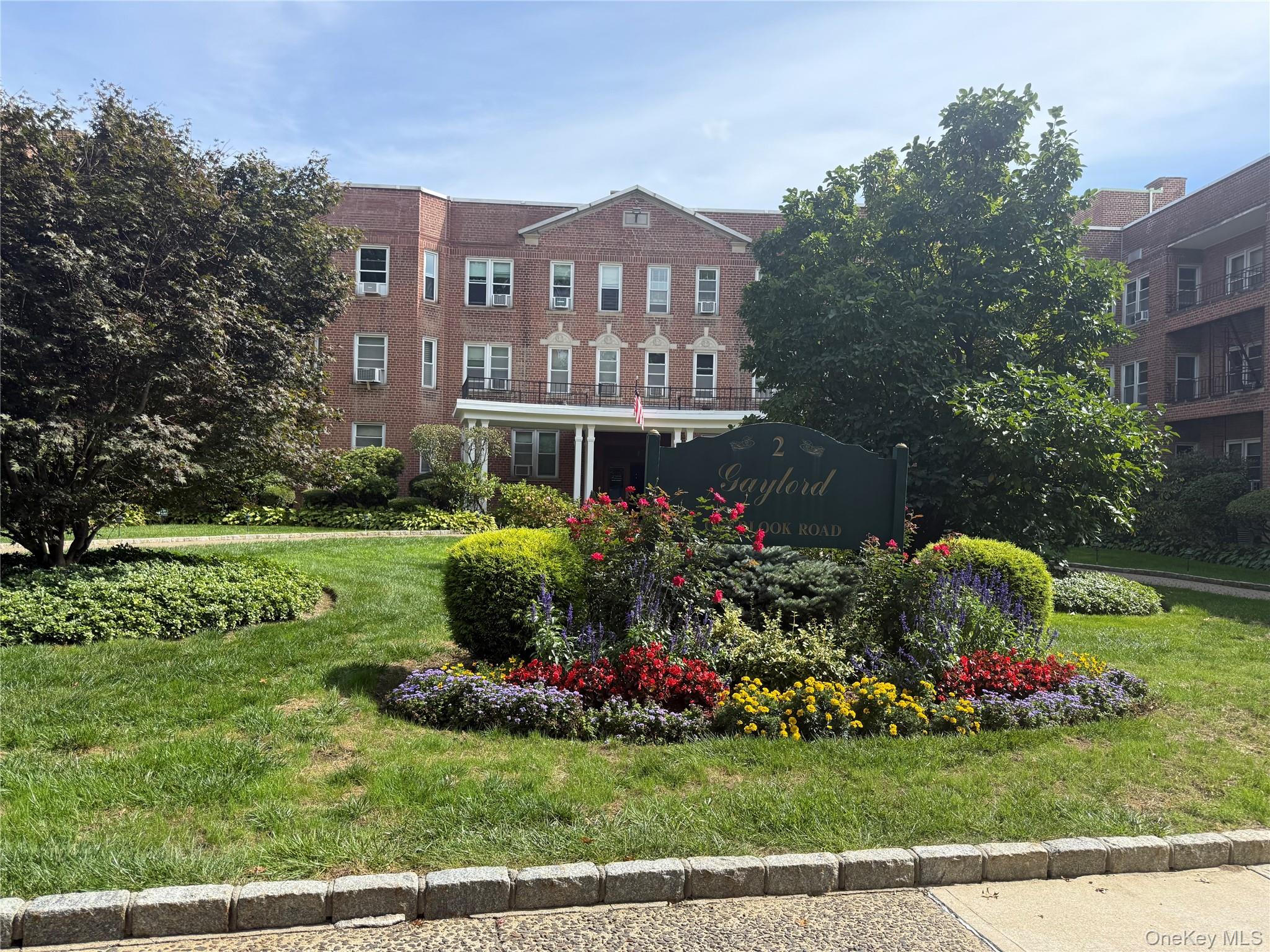 #1 photo, 2 Overlook Road, White Plains , NY 10605