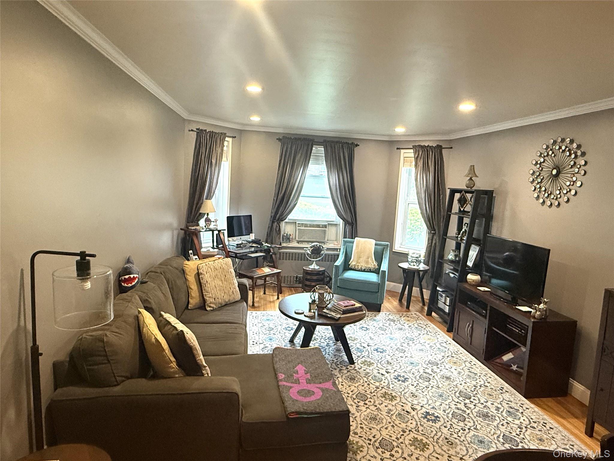 #5 photo, 2 Overlook Road, White Plains , NY 10605