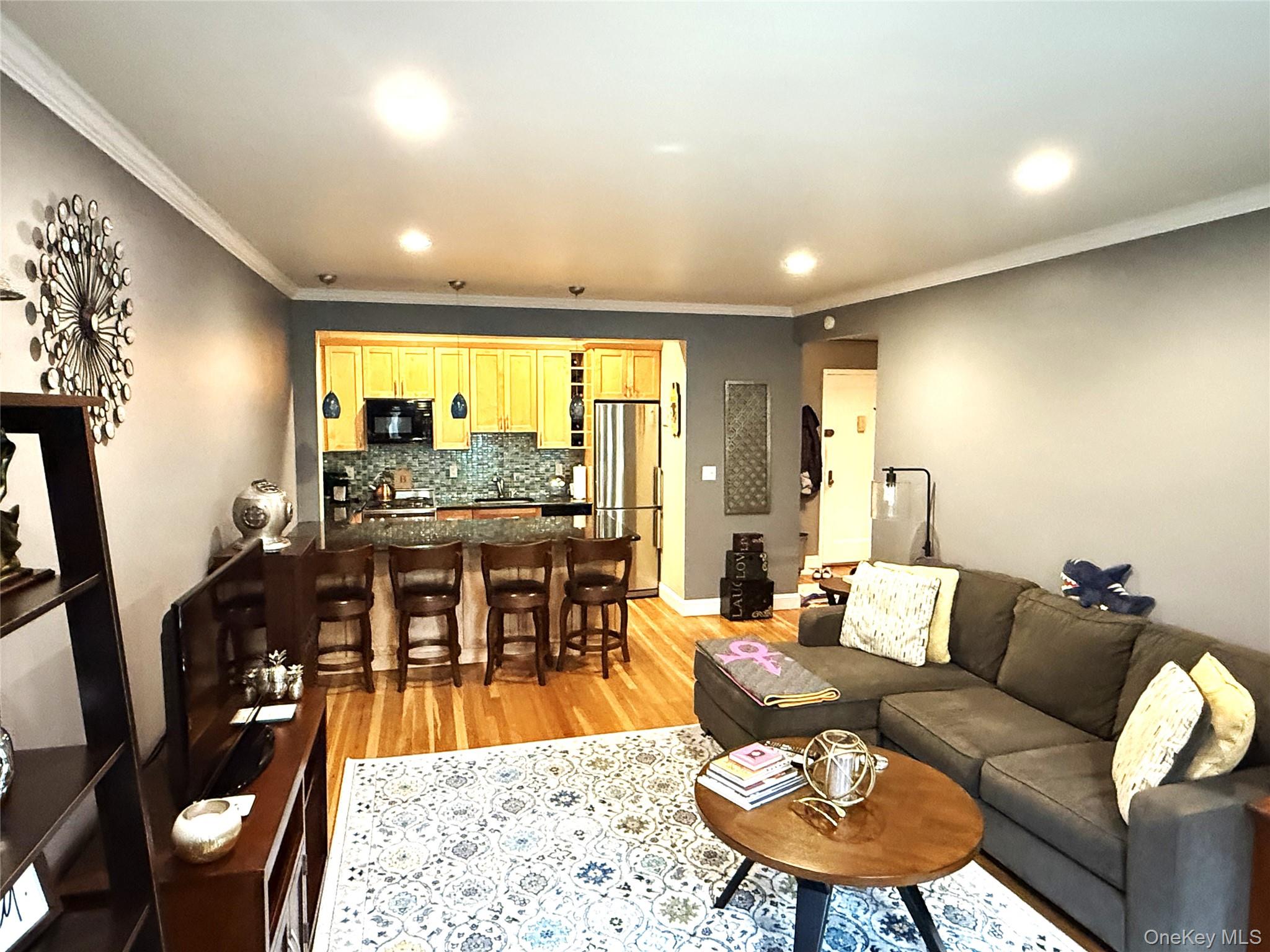 #6 photo, 2 Overlook Road, White Plains , NY 10605