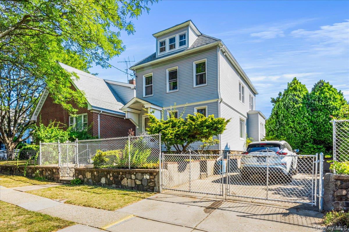 #1 photo, 4307 149th Street, 法拉盛 Flushing , NY 11355