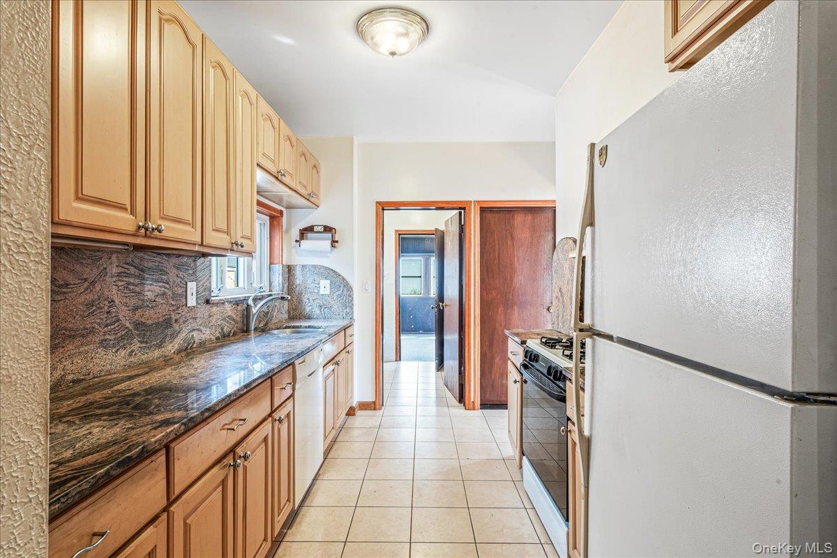 #11 photo, 4307 149th Street, 法拉盛 Flushing , NY 11355