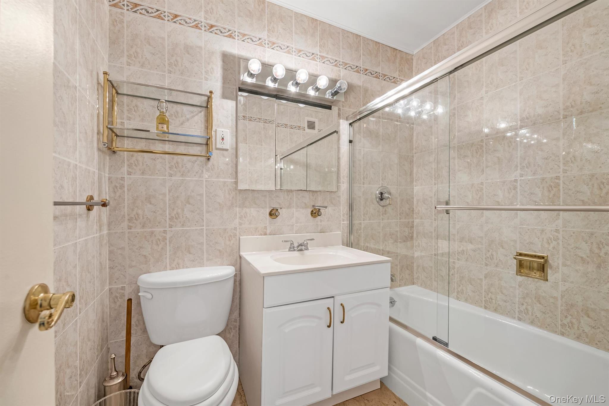 #5 photo, 269-10 Grand Central Parkway, クイーンズ区 Floral Park , NY 11005