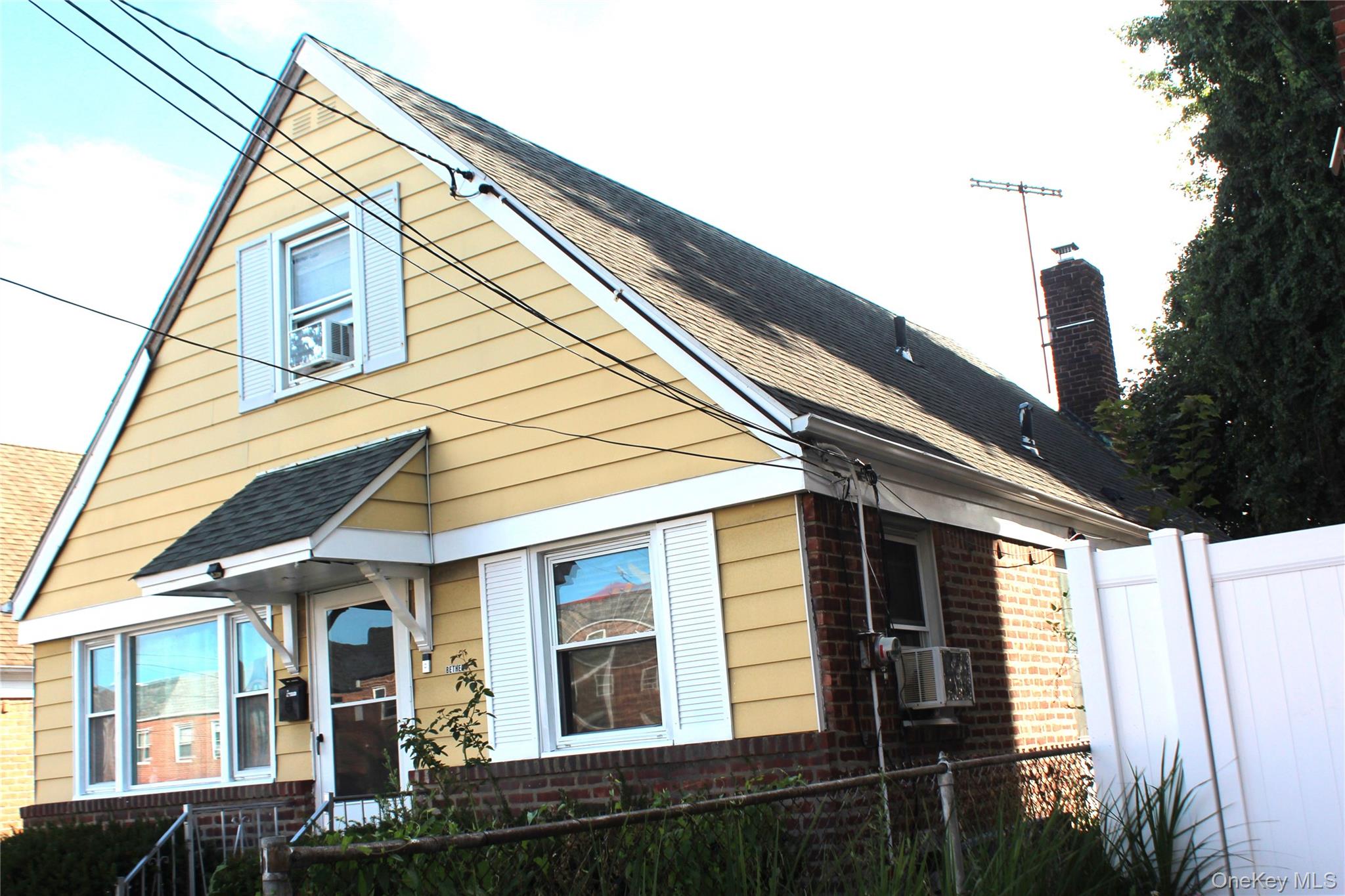 #13 photo, 8968 Springfield Boulevard, Jamaica , NY 11427