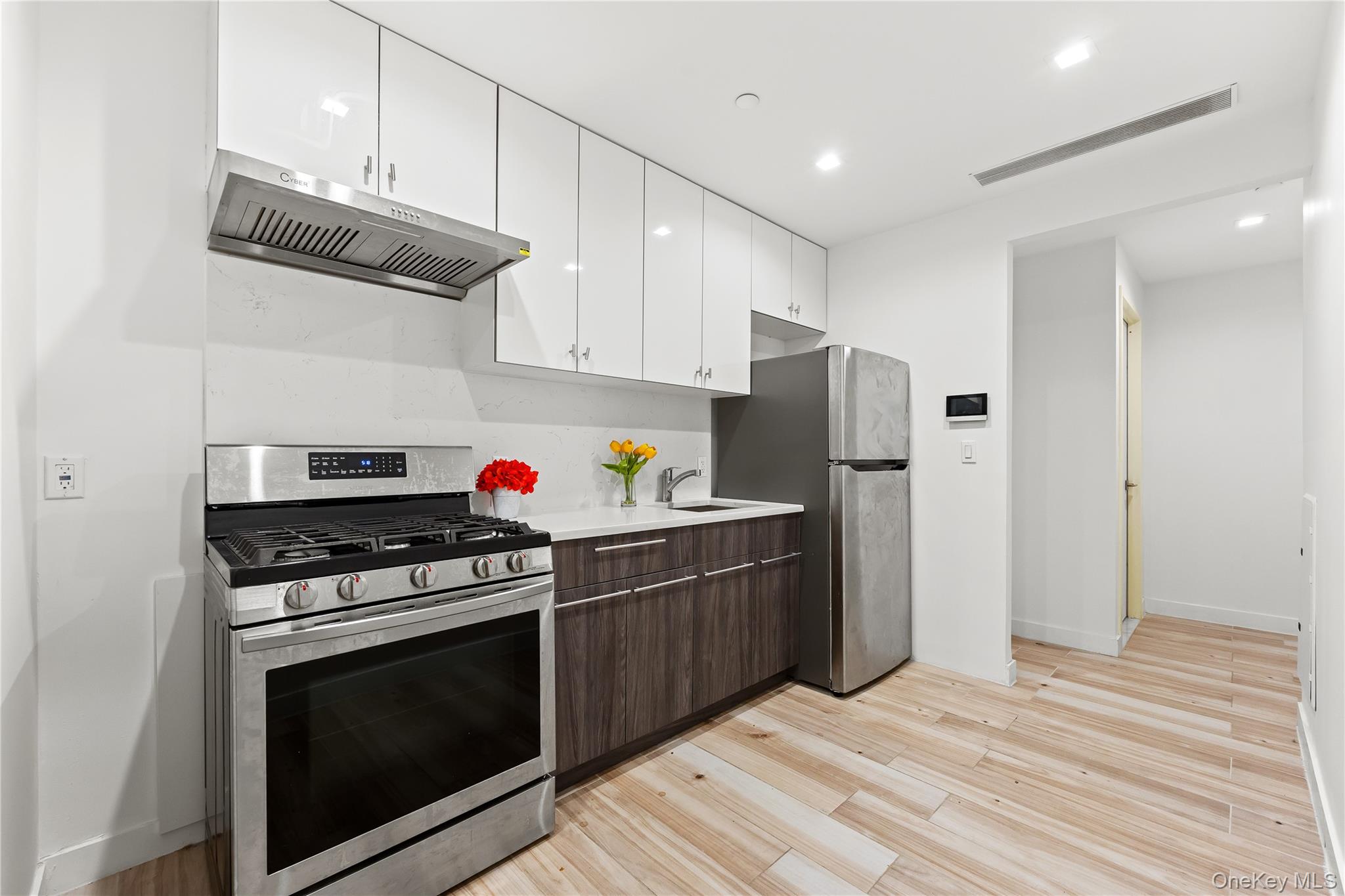 #1 photo, 140-20 Cherry Ave, クイーンズ区 Flushing , NY 11355