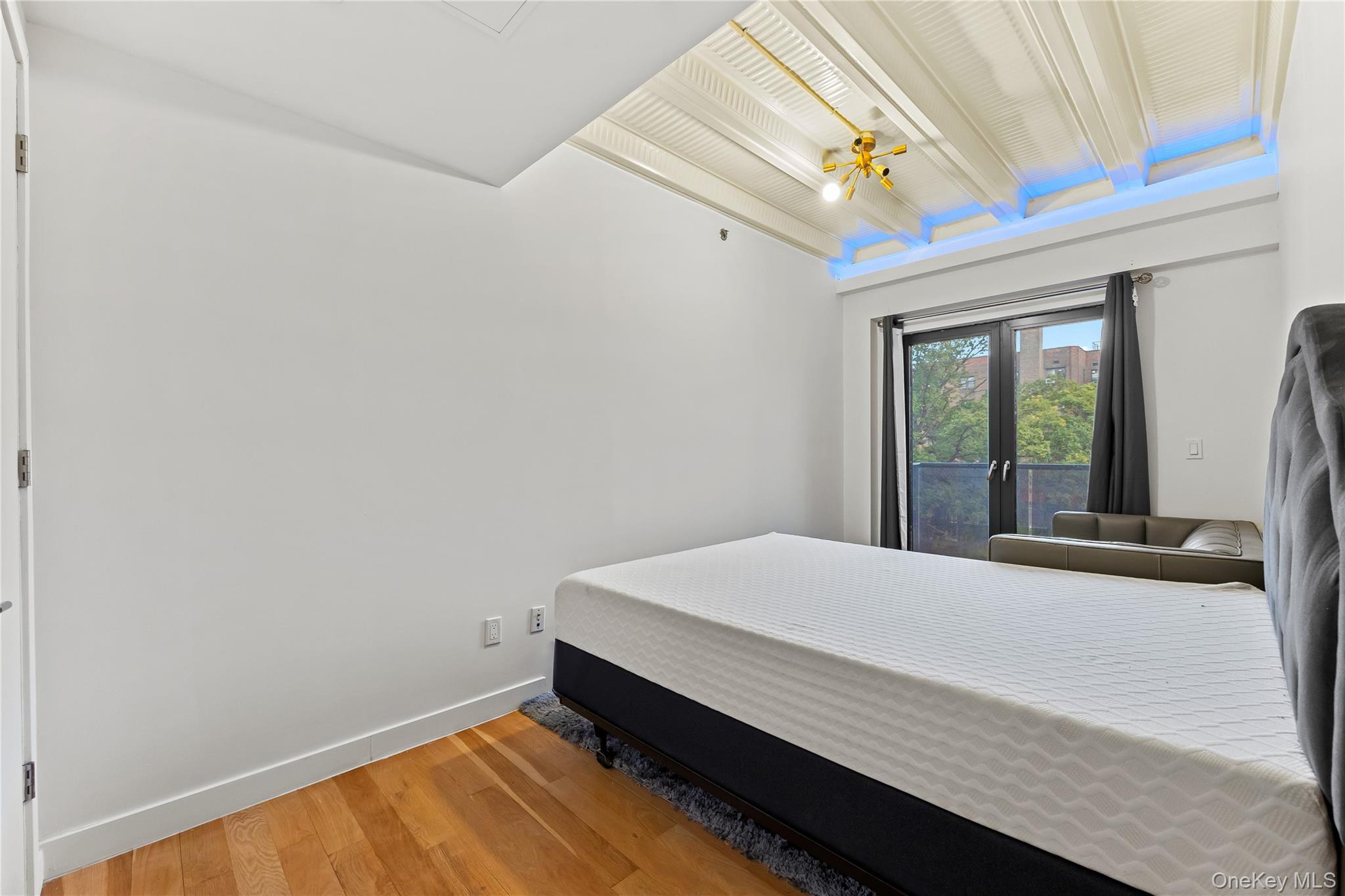 #7 photo, 140-20 Cherry Ave, クイーンズ区 Flushing , NY 11355