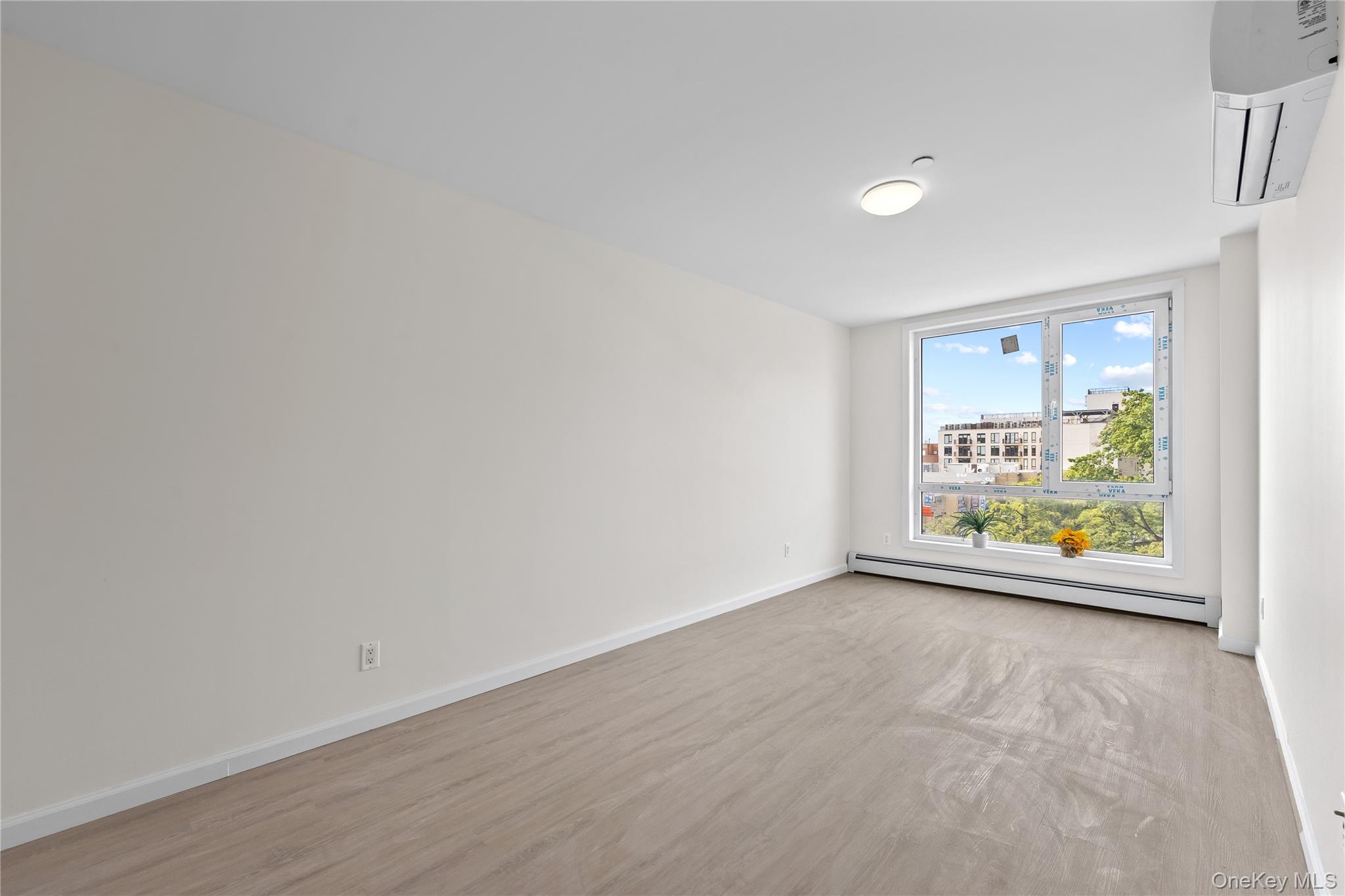 #12 photo, 138-12 Northern Boulevard, クイーンズ区 Flushing , NY 11354