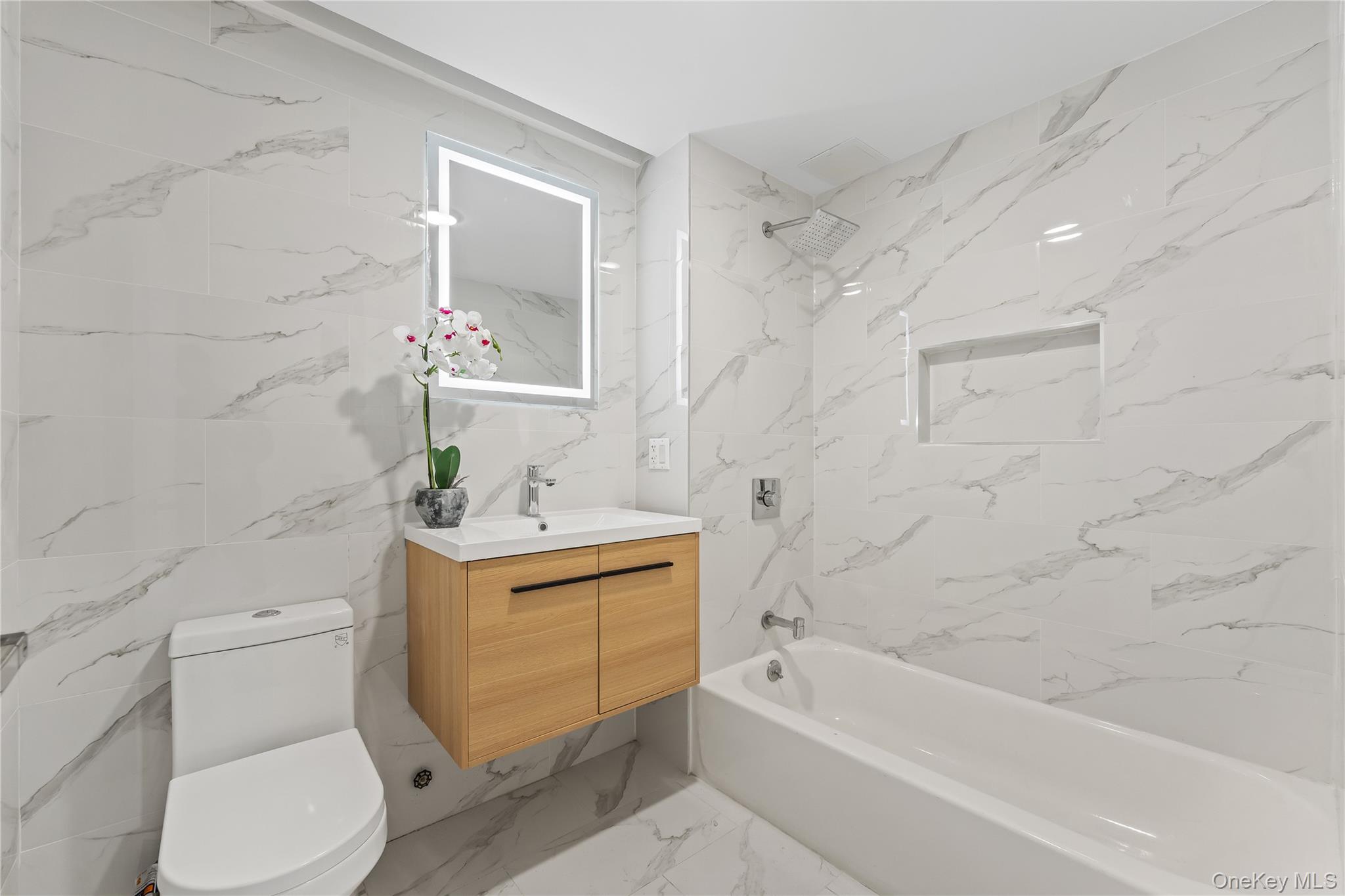 #16 photo, 138-12 Northern Boulevard, クイーンズ区 Flushing , NY 11354