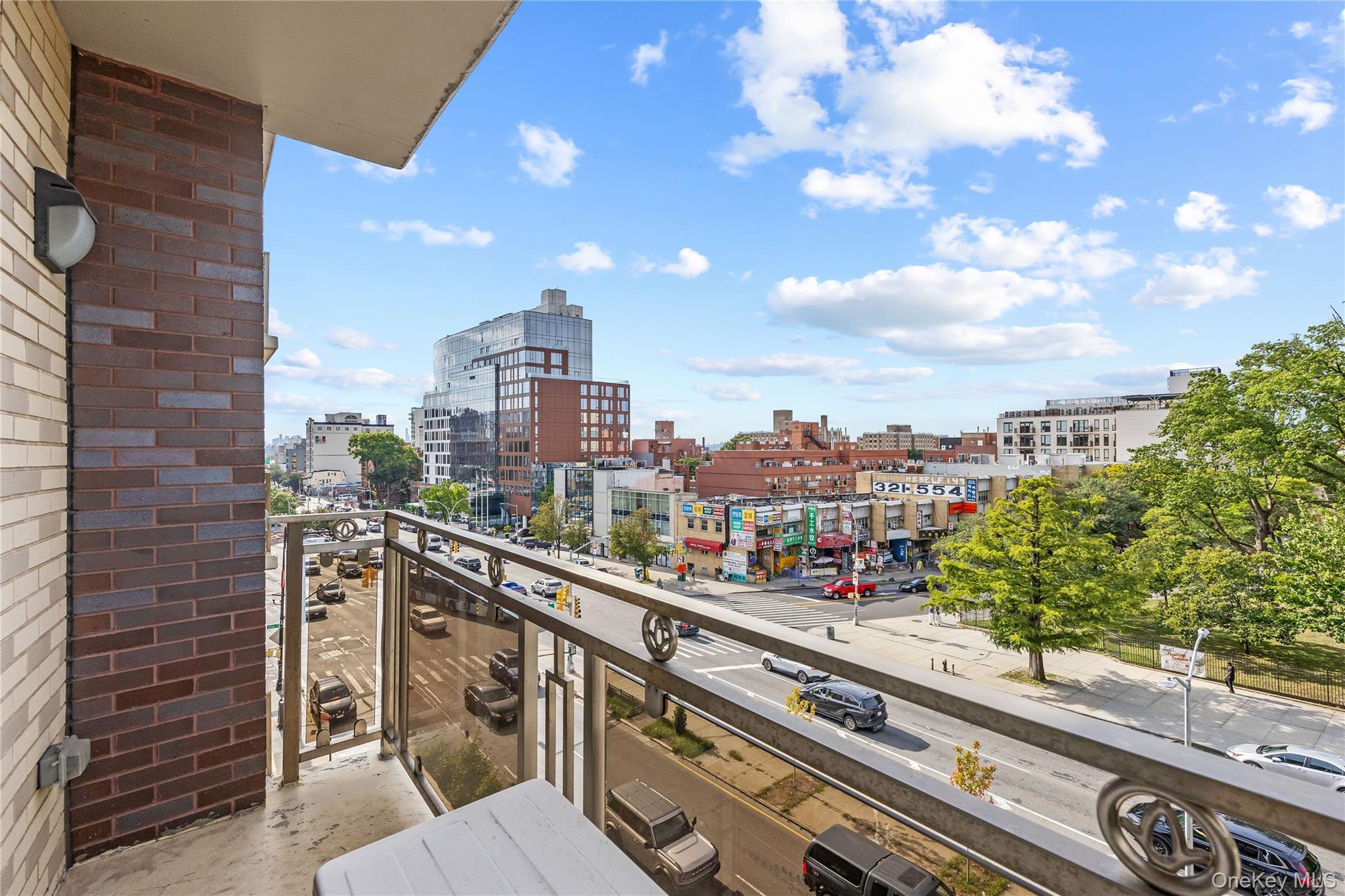 #18 photo, 138-12 Northern Boulevard, クイーンズ区 Flushing , NY 11354