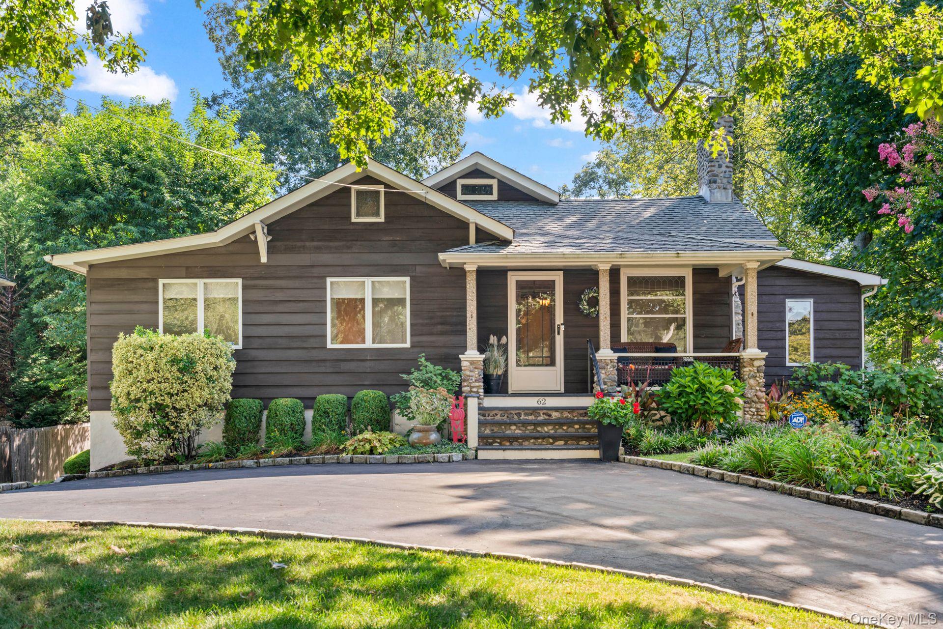 #1 photo, 62 Forest Drive, सफ़ोक काउंटी East Northport , NY 11731